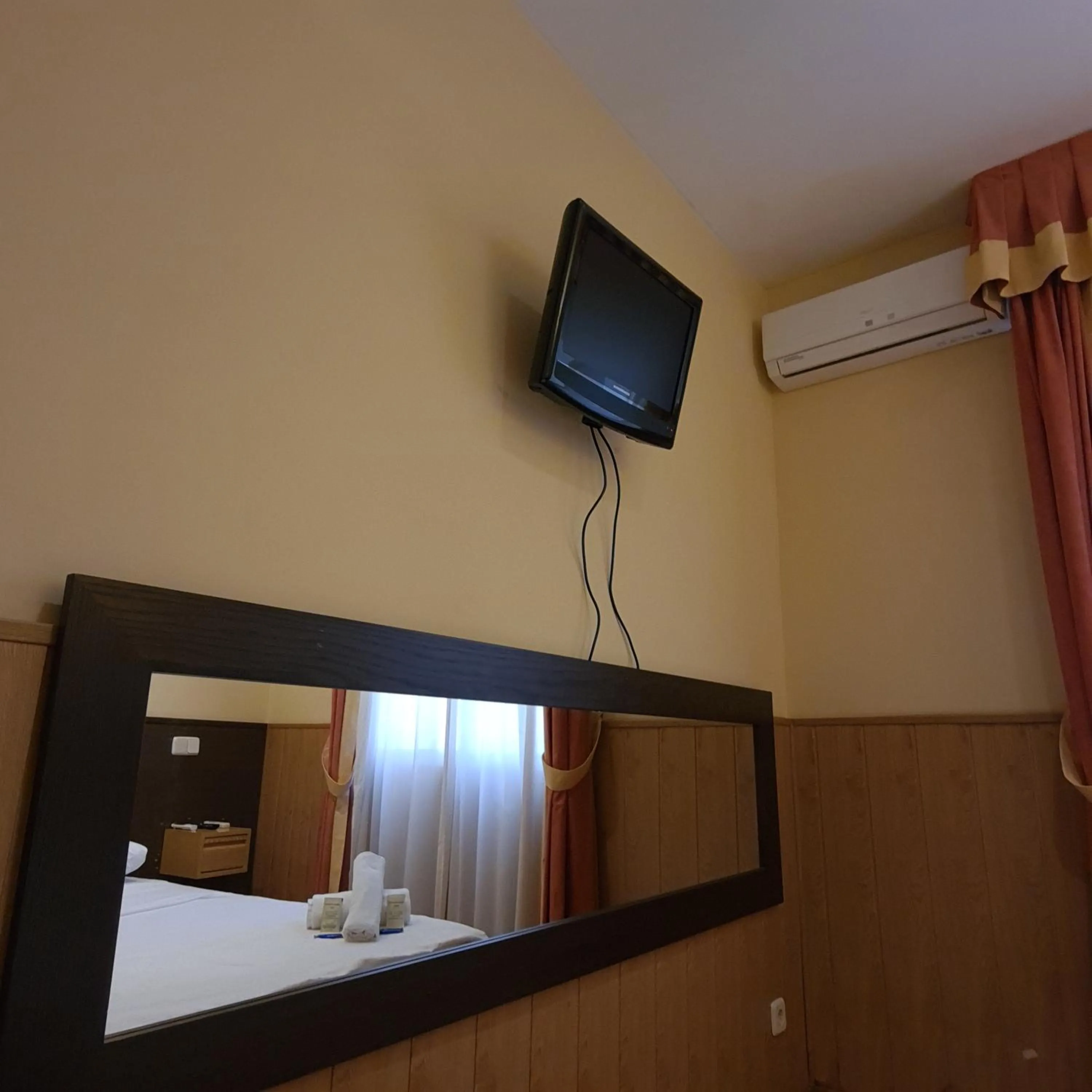 Bed in Hostal Oporto