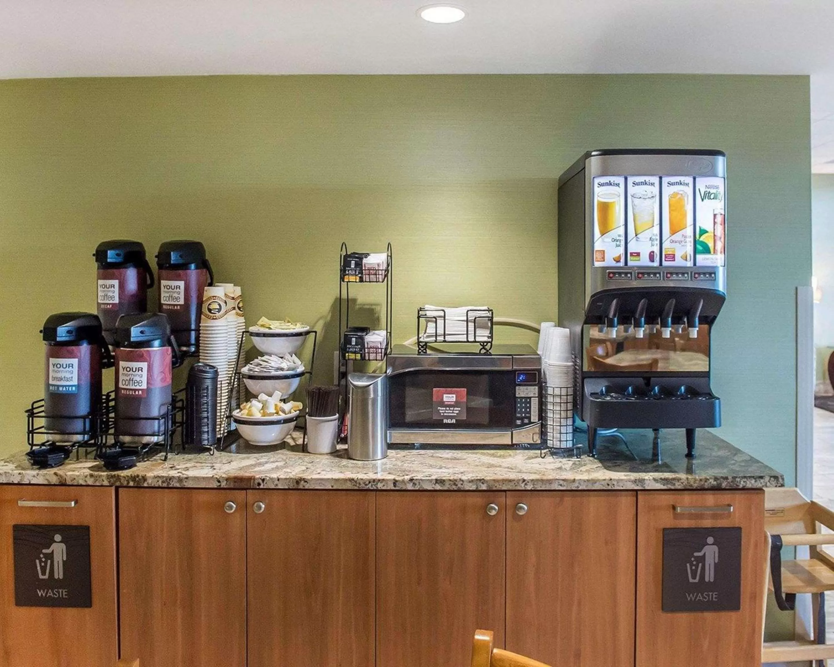 Restaurant/places to eat in Comfort Inn