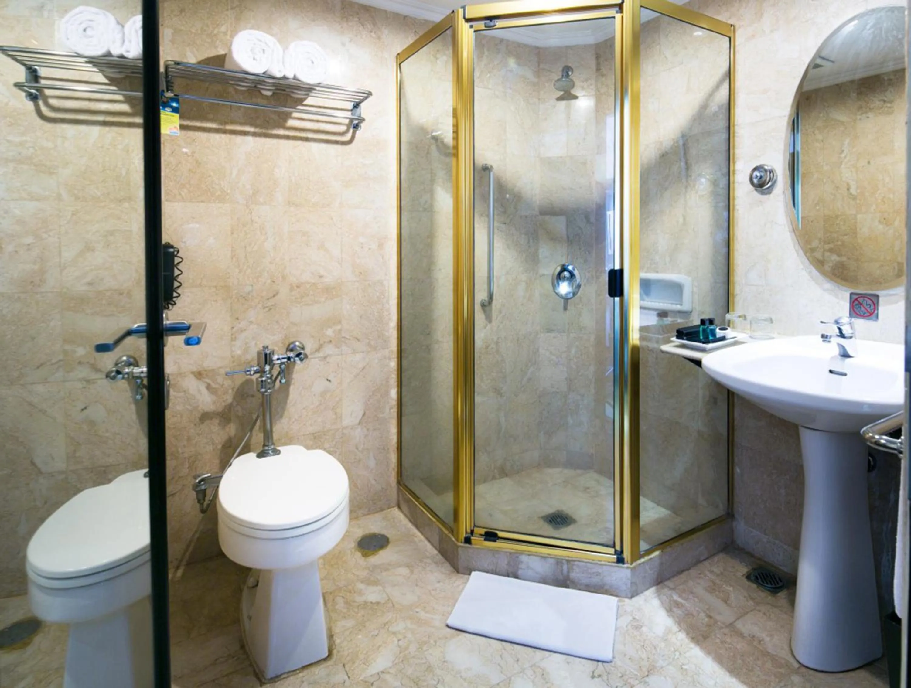 Shower in Jakarta Airport Hotel