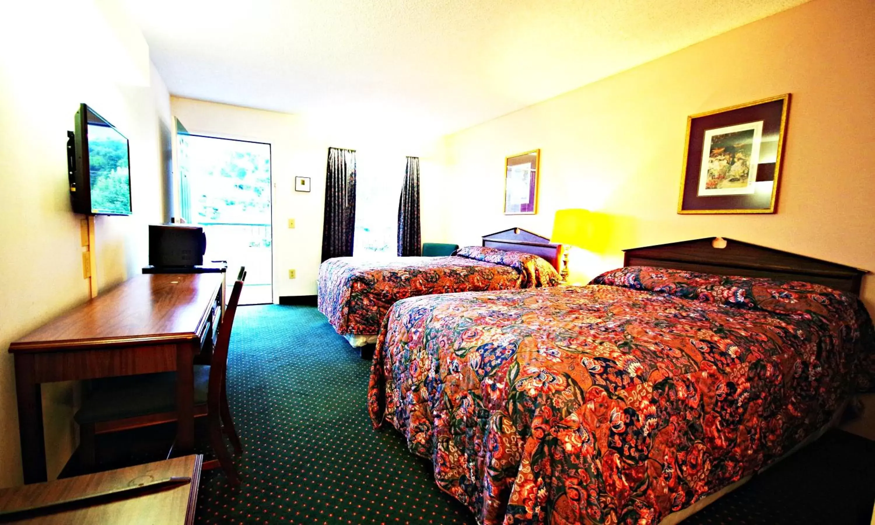 Double Non-Smoking Premium in American Motel - Lenoir Double Non-Smoking Premium in American Motel - Lenoir