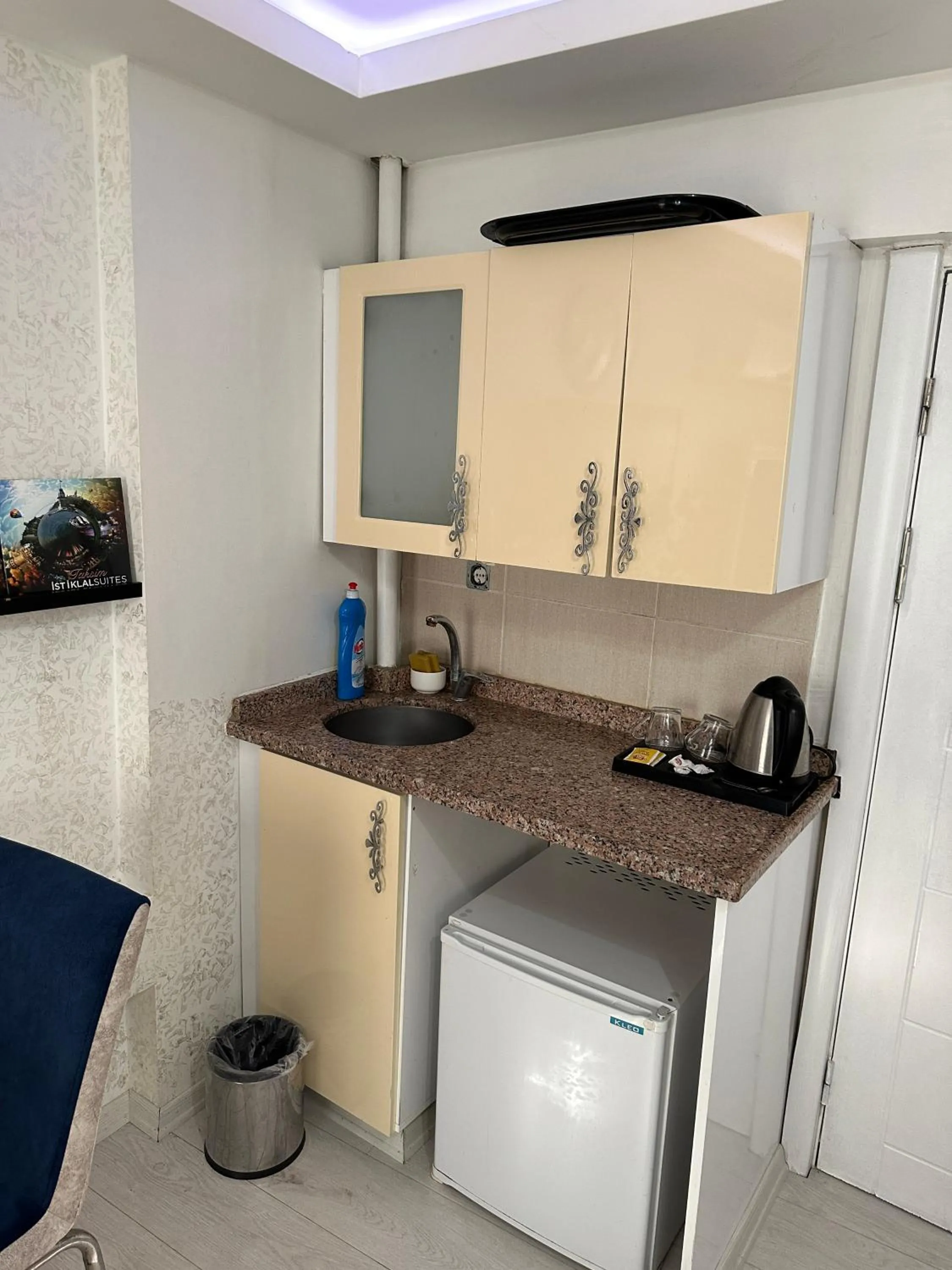 Coffee/tea facilities, Kitchen/Kitchenette in Taksim Istiklal Suites