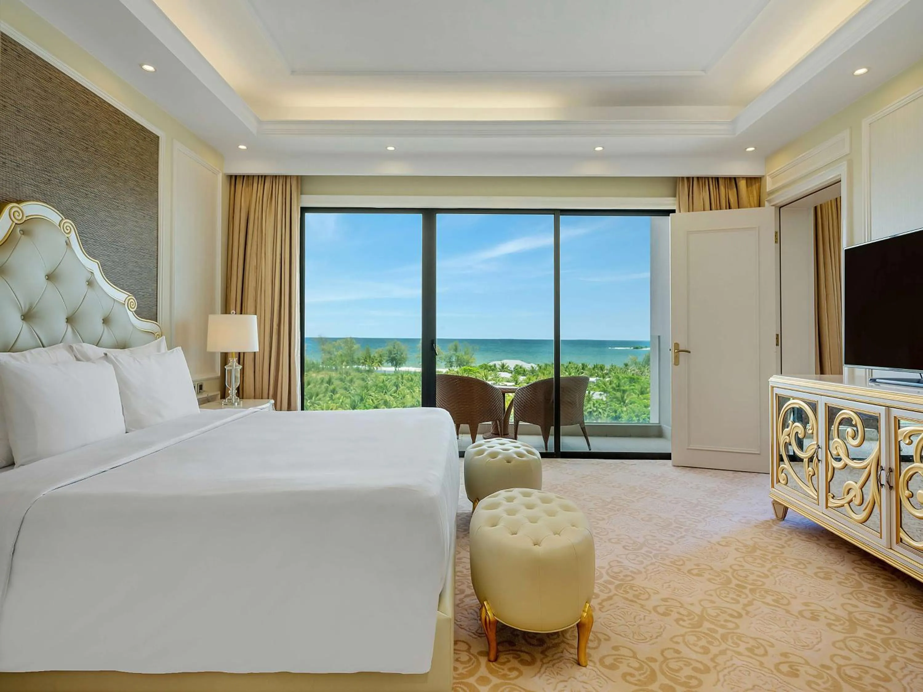 Photo of the whole room, Bed in Radisson Blu Resort Phu Quoc