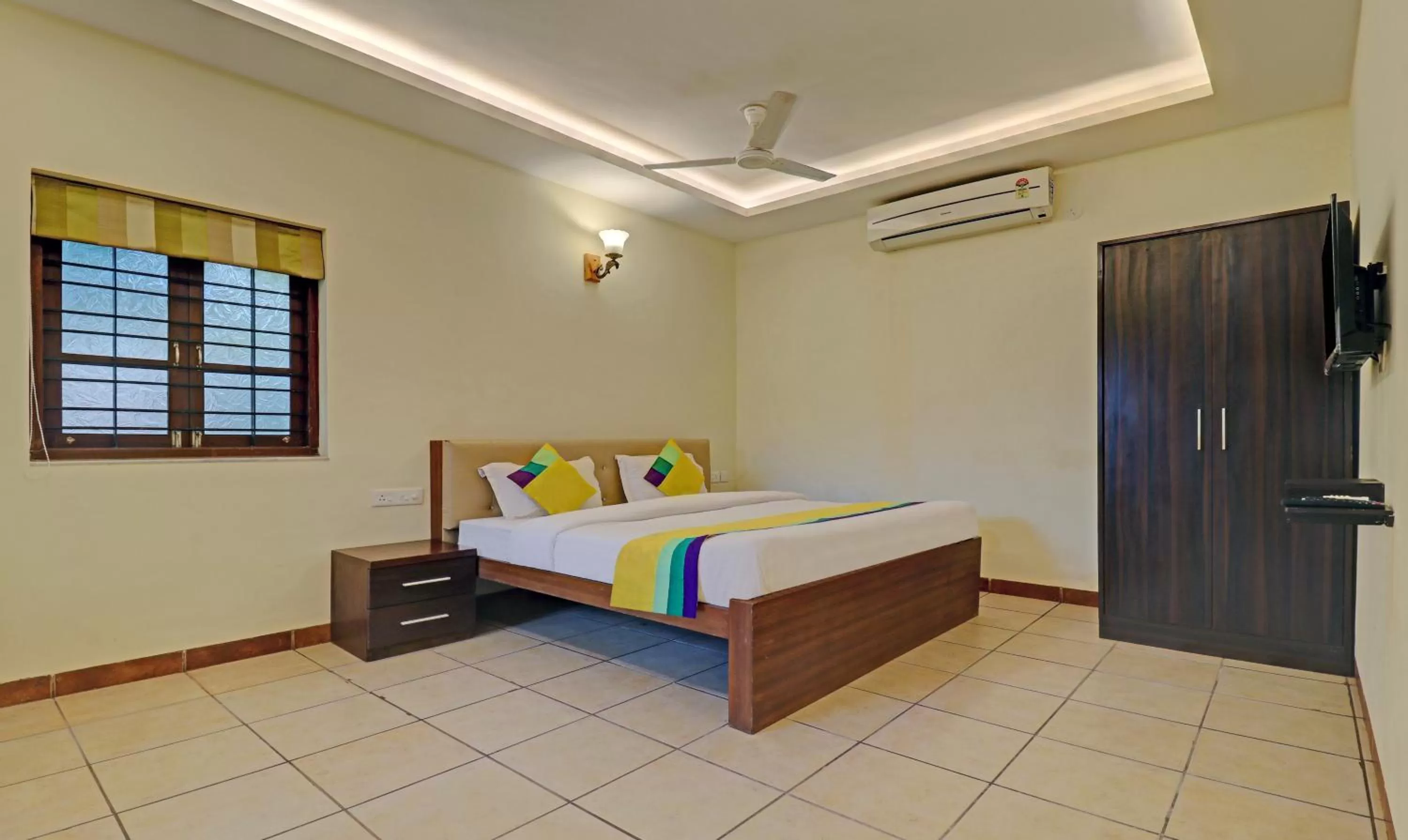 Bedroom, Bed in Itsy Hotels Vailankanni Natures Inn