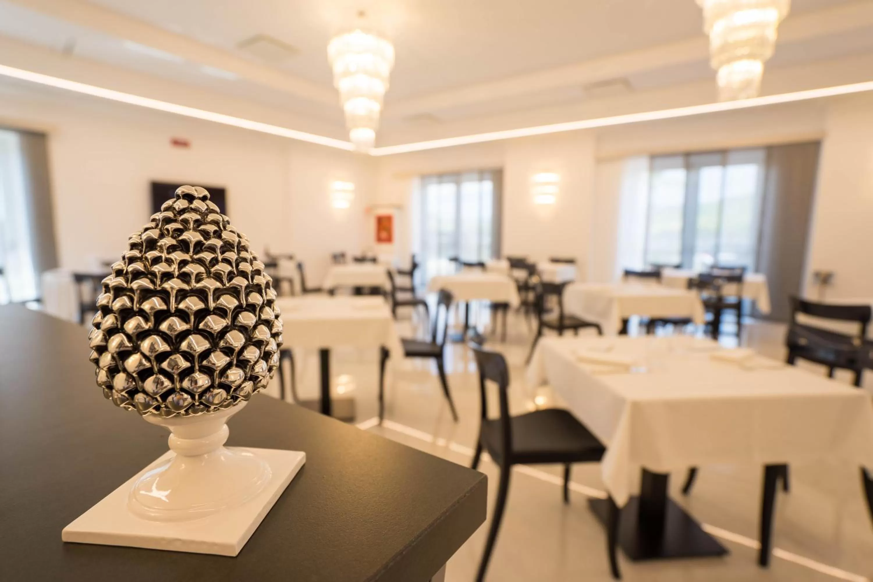 Restaurant/places to eat in PM Hotel