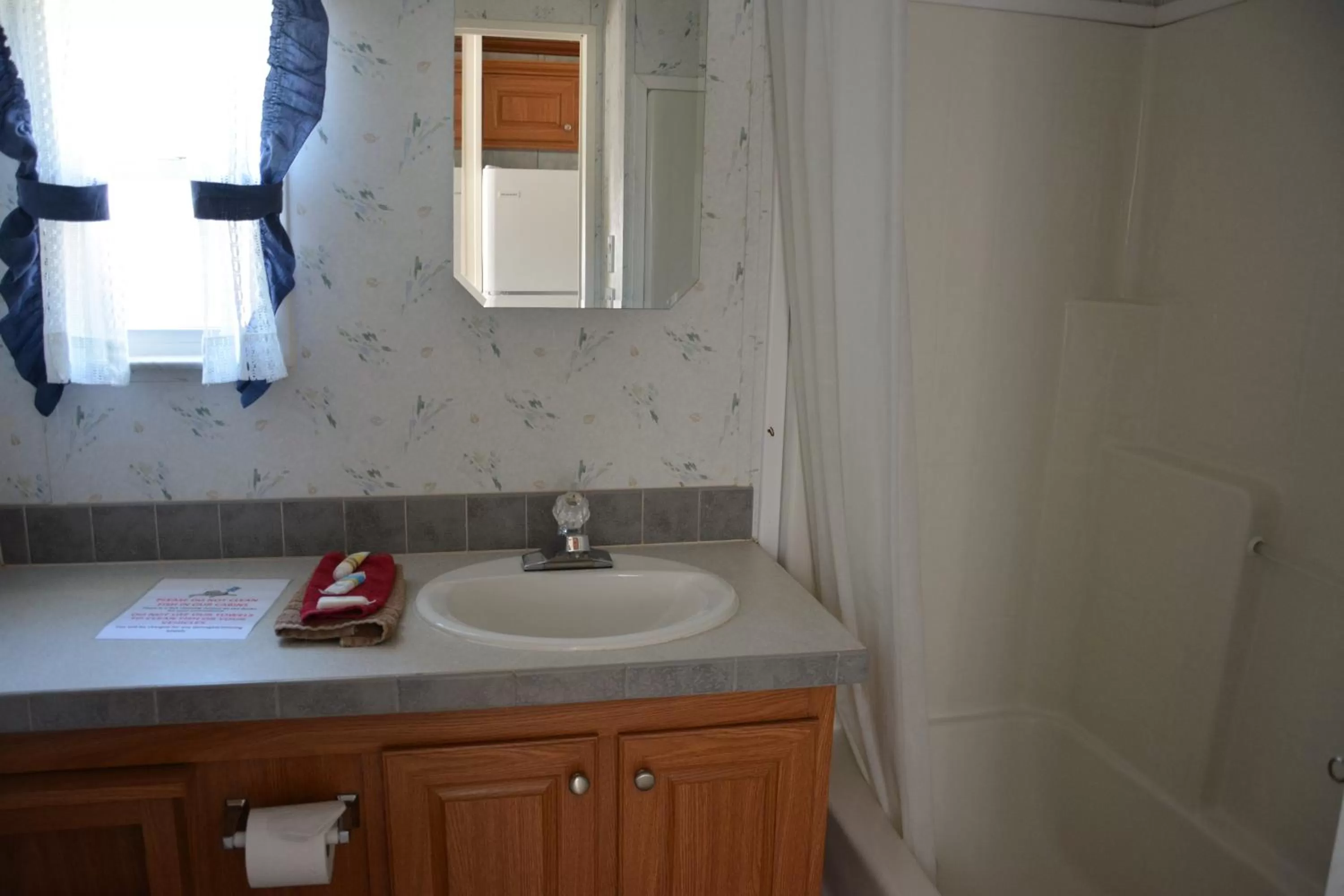 Camp Mack Lodge, Marina & RV Resort