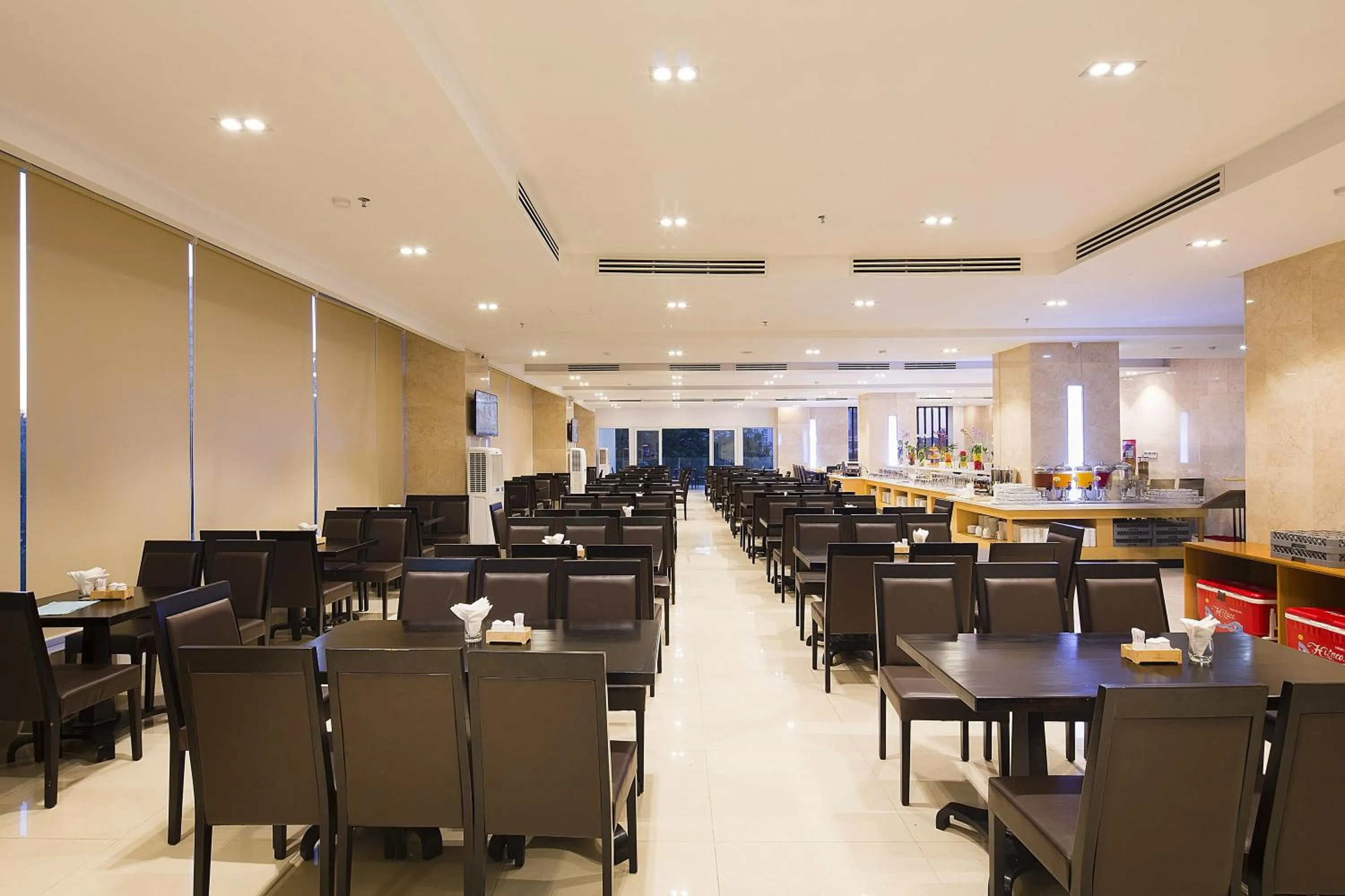 Restaurant/places to eat in Dendro Gold Hotel