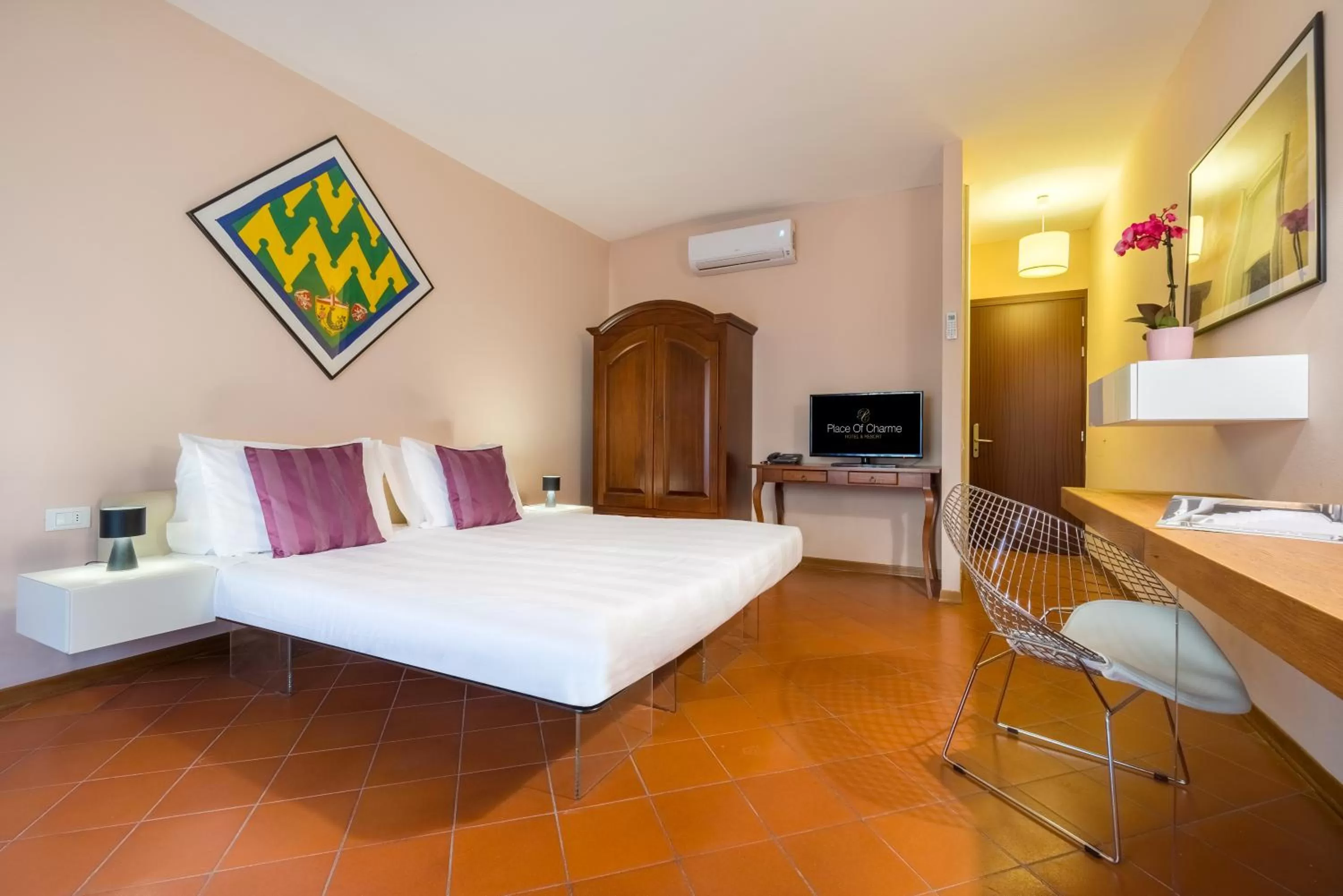 Bed in Certosa di Pontignano Residenza d'Epoca - Place of Charme