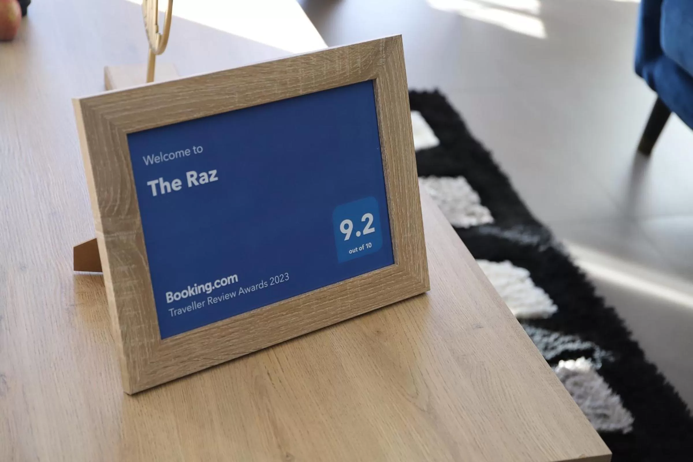 Text overlay in The Raz