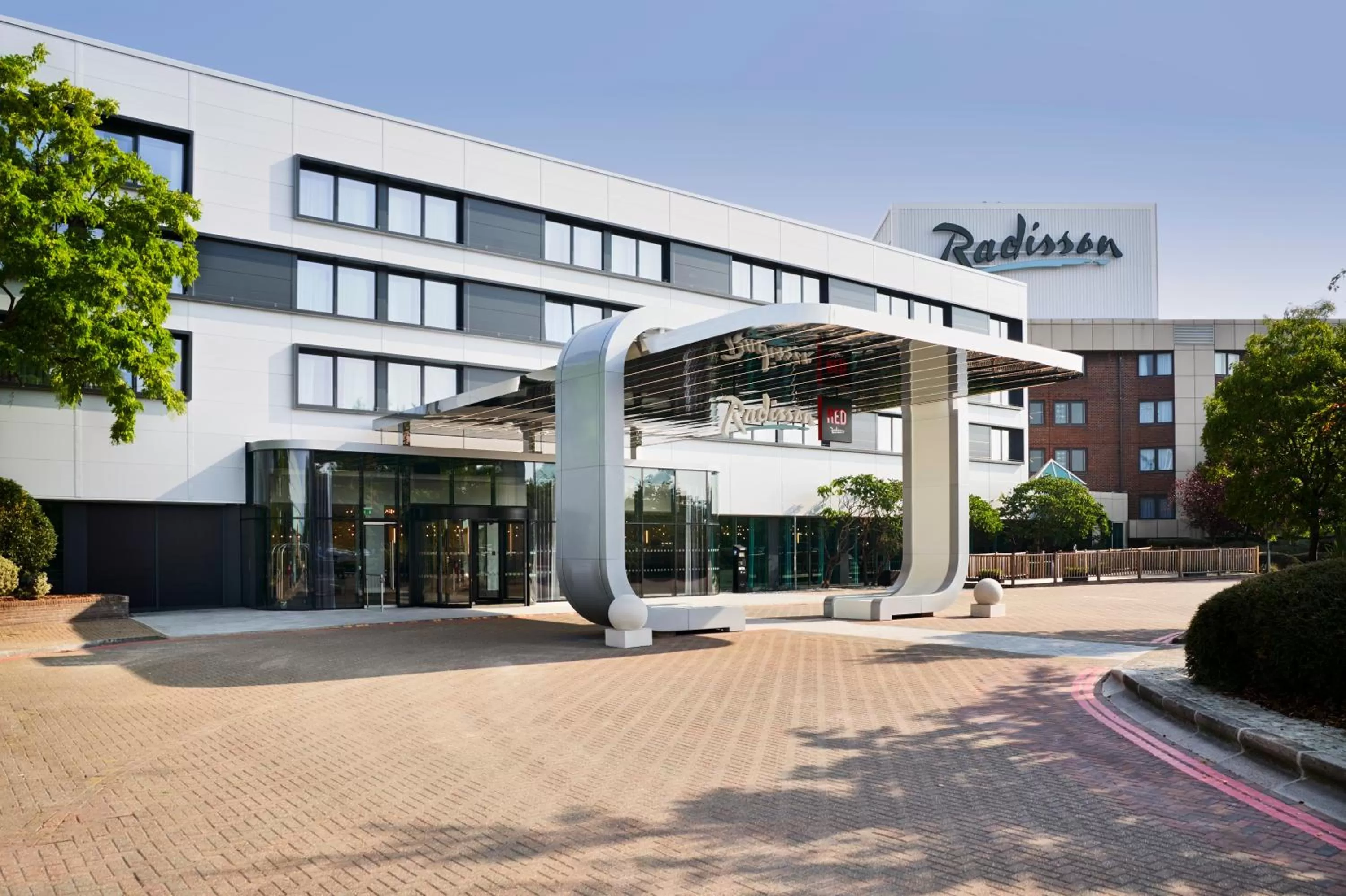 Facade/entrance in Radisson Hotel and Conference Centre London Heathrow