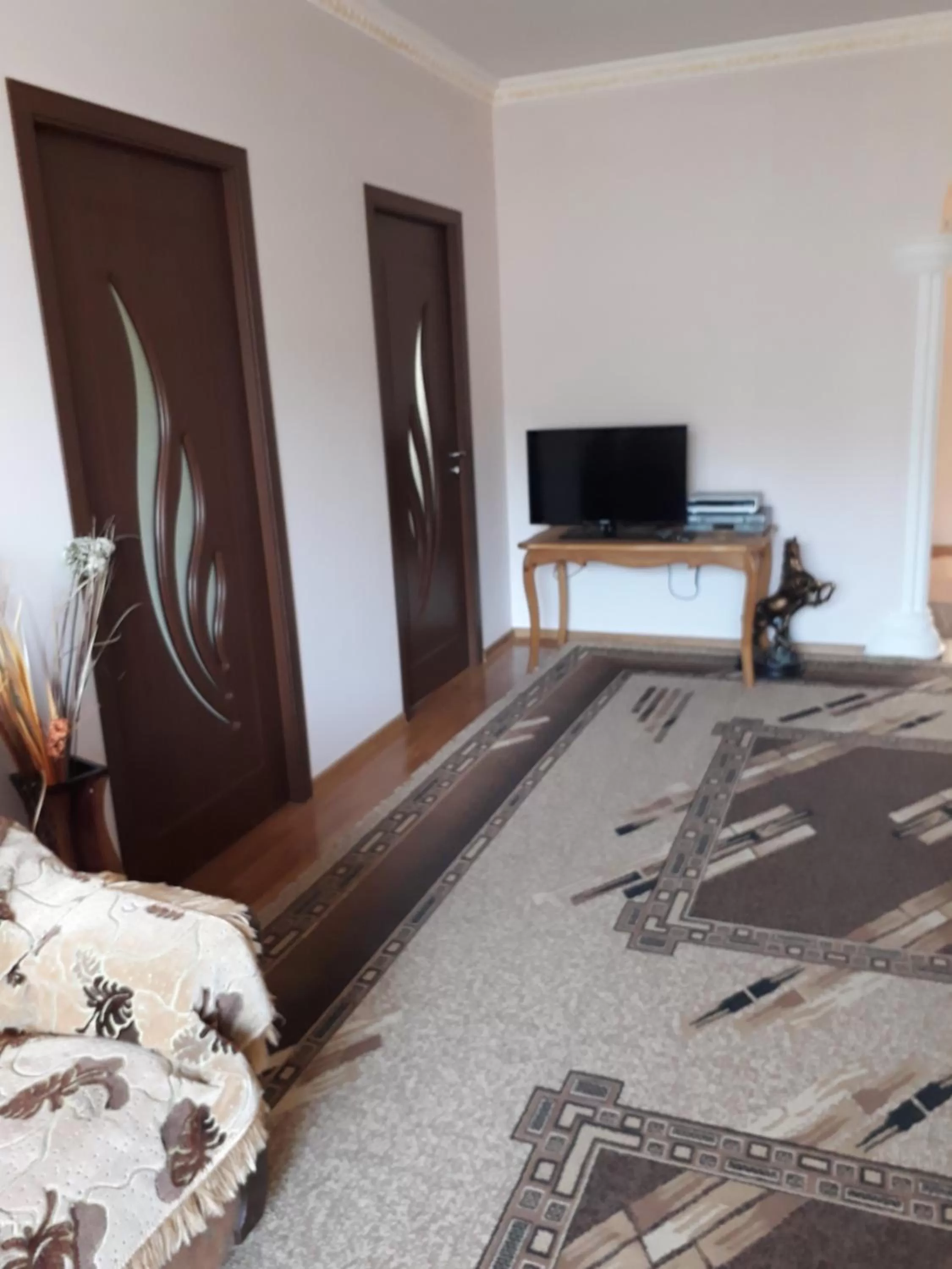 TV/Entertainment Center in Green Dilijan B&B