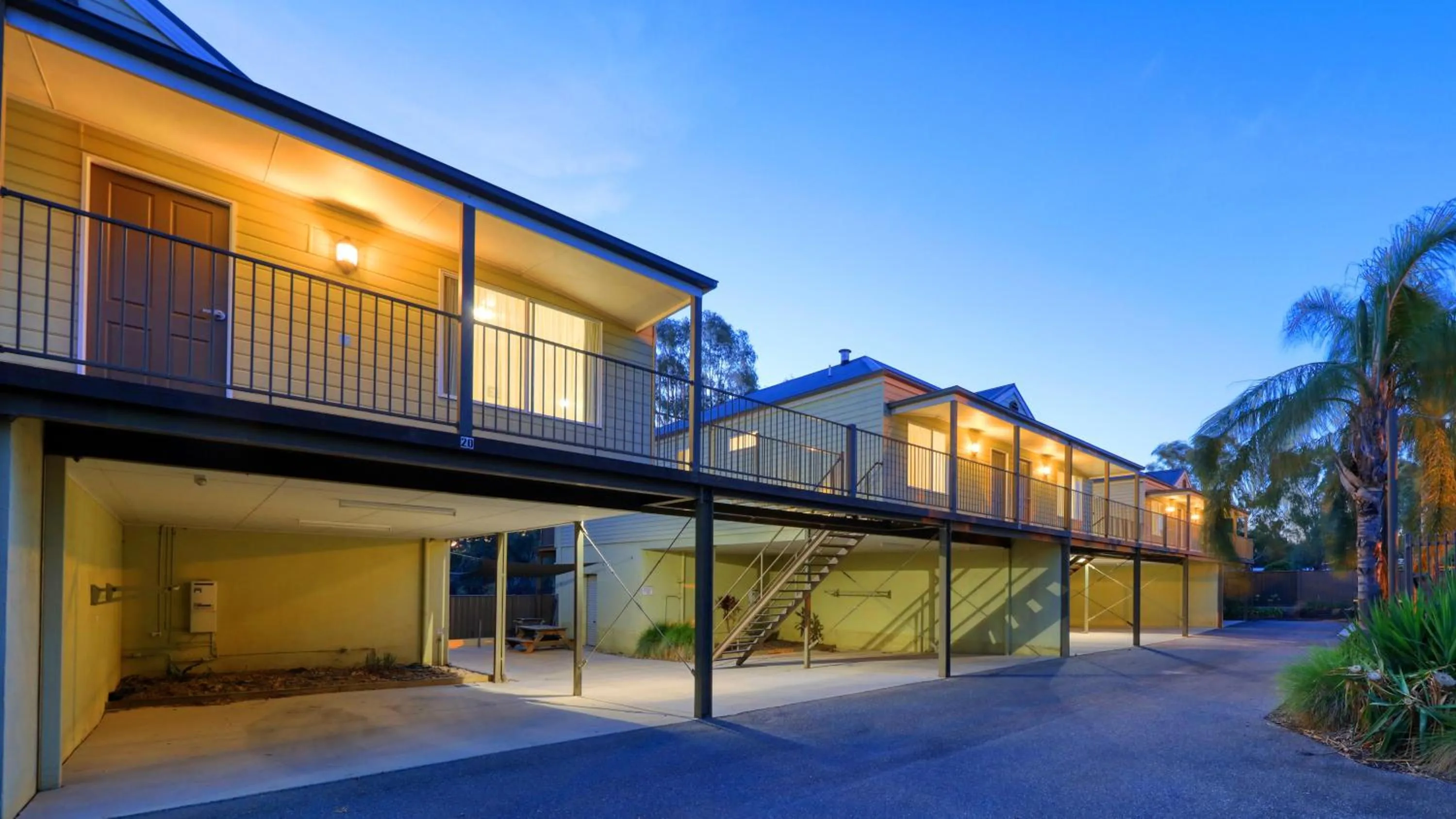 Property building in Bridges on Meninya Motel & Apartments