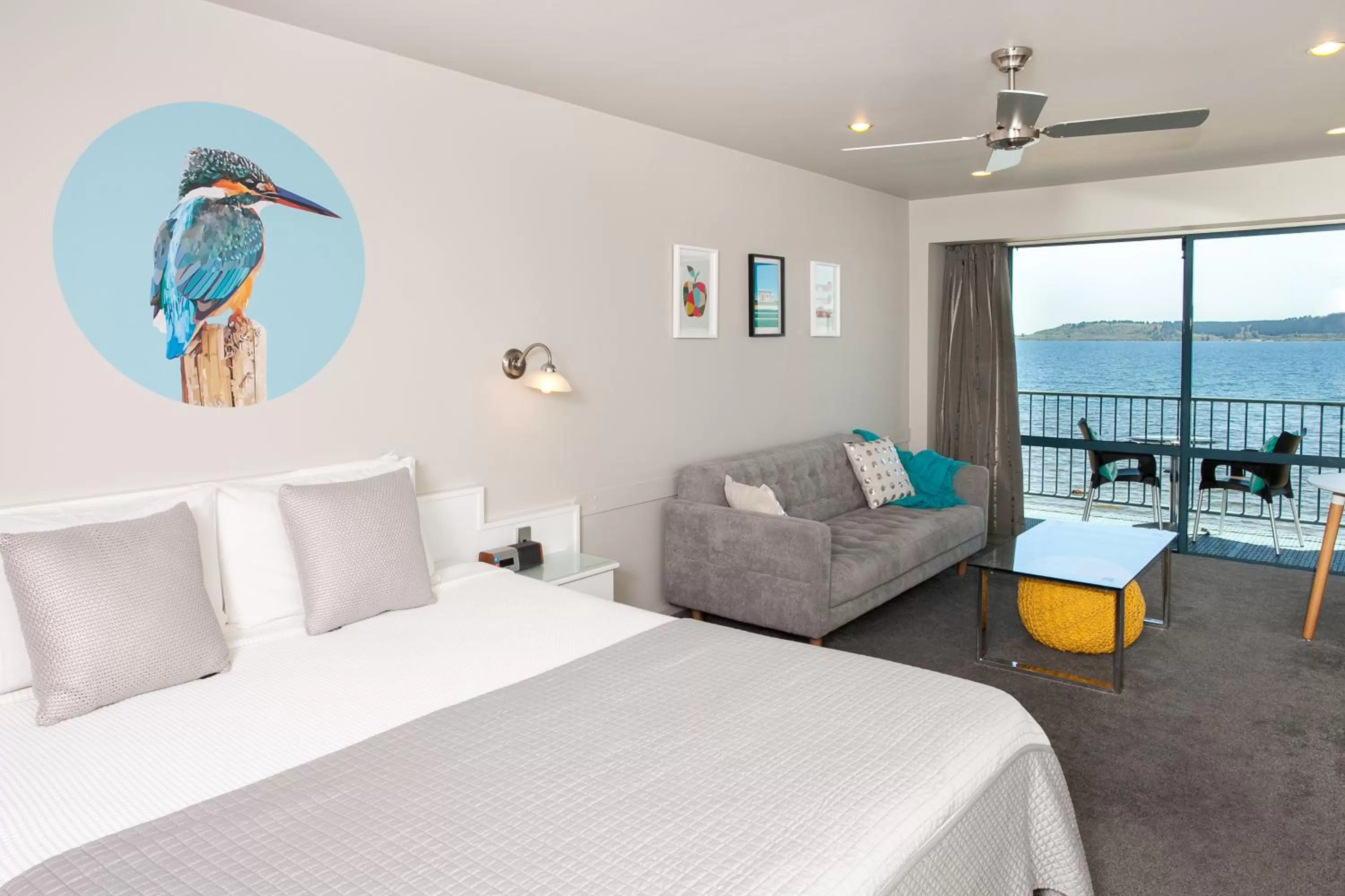 Bed in Boulevard Waters