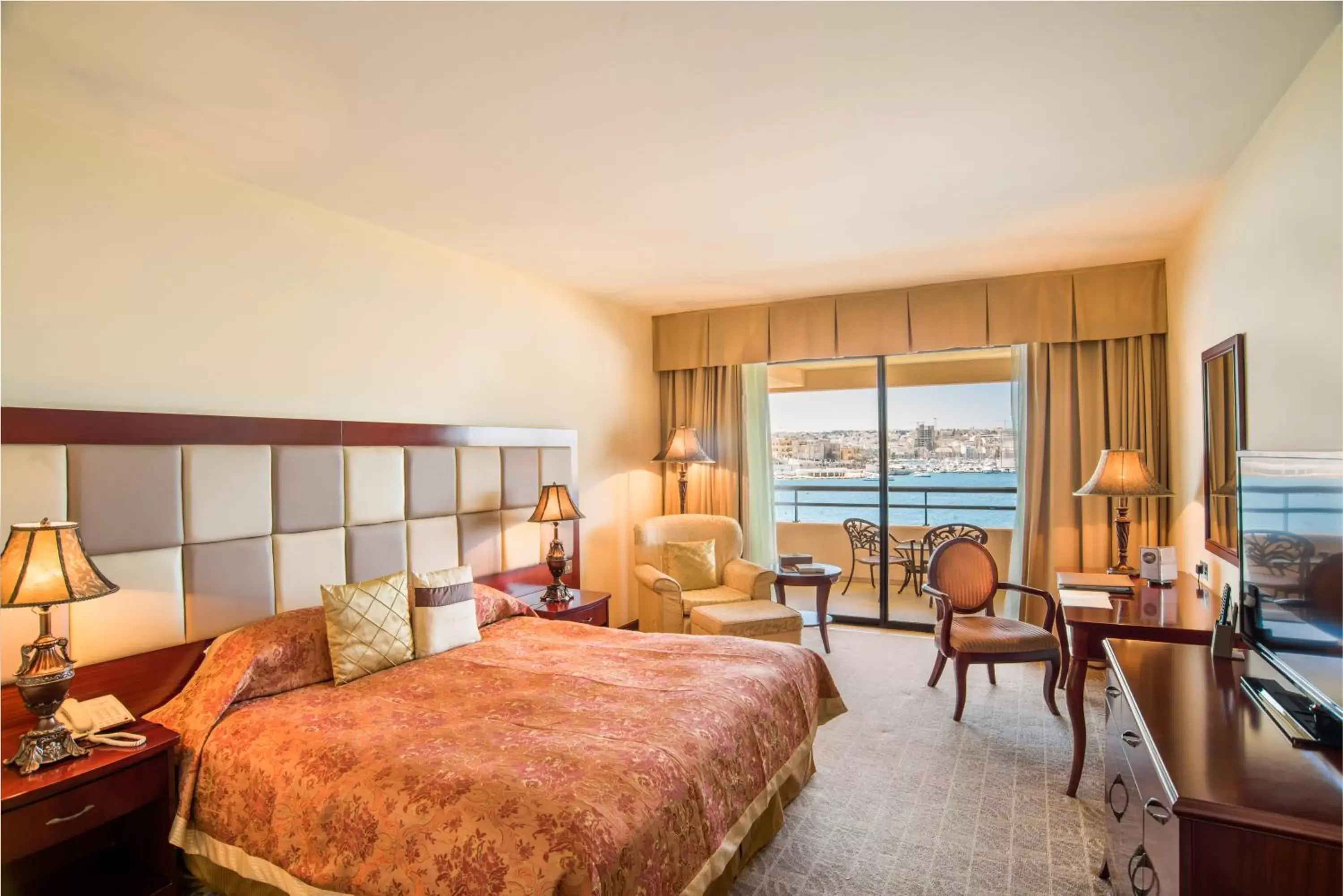 Deluxe Double Room with Full Sea View in Grand Hotel Excelsior Deluxe Double Room with Full Sea View in Grand Hotel Excelsior