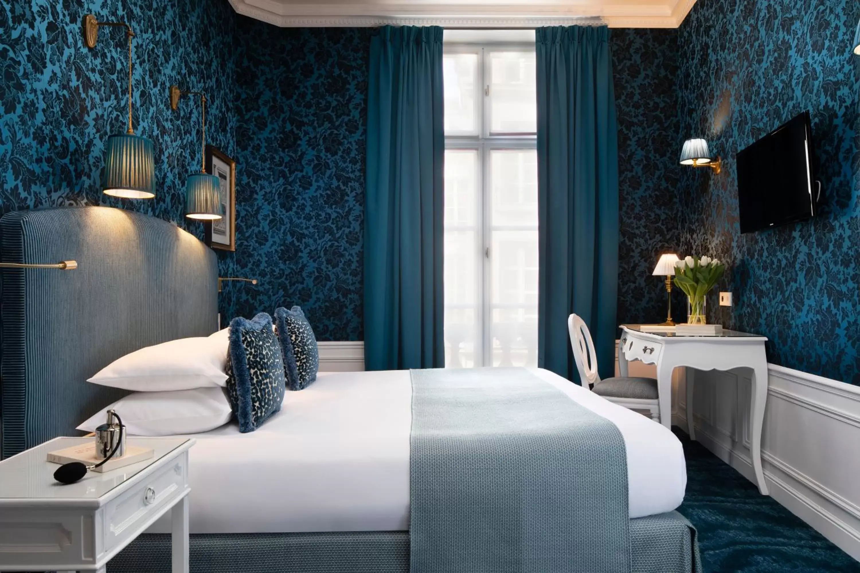 Two Adjacent Rooms in Odeon Hotel Two Adjacent Rooms in Odeon Hotel