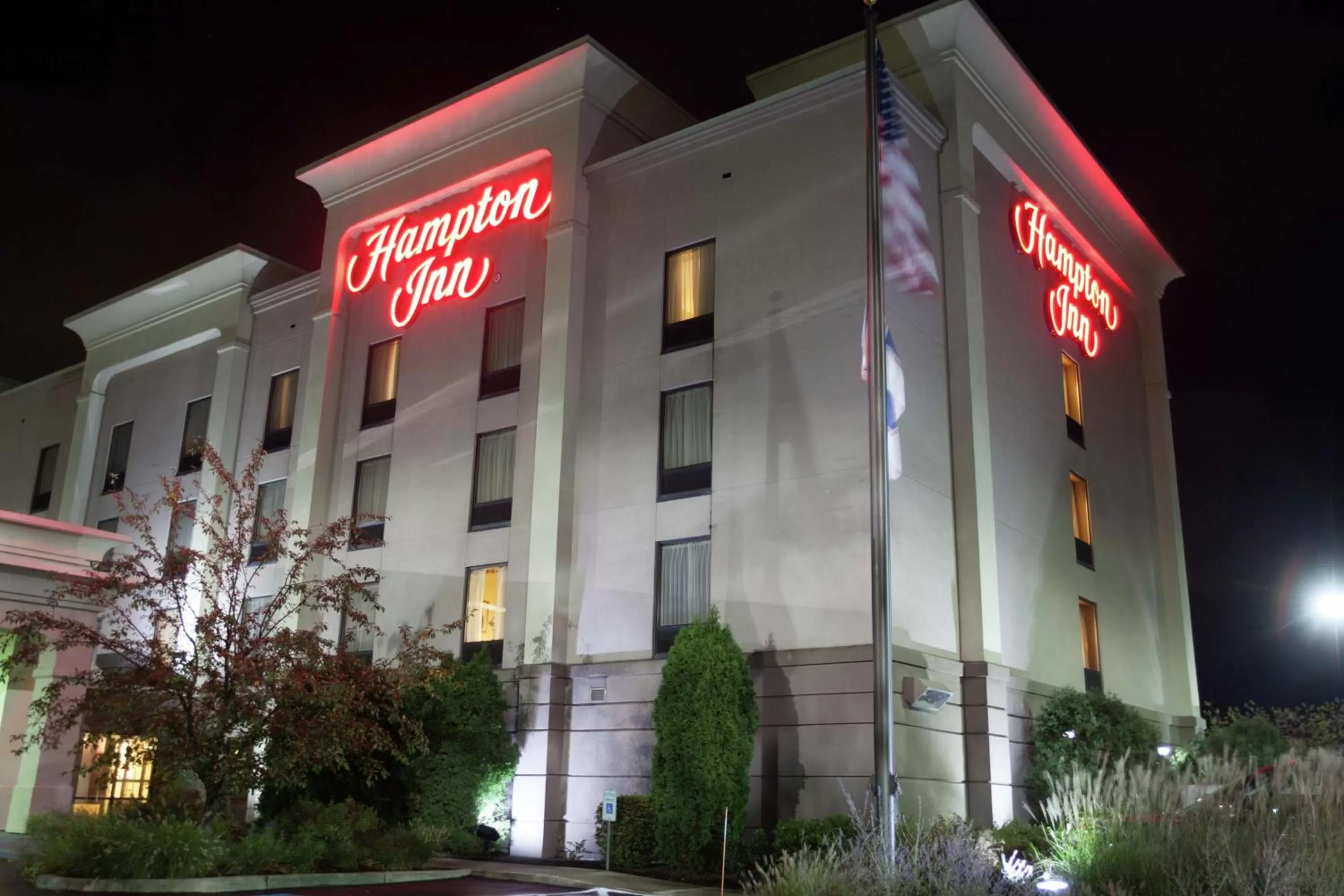Property building in Hampton Inn Oneonta