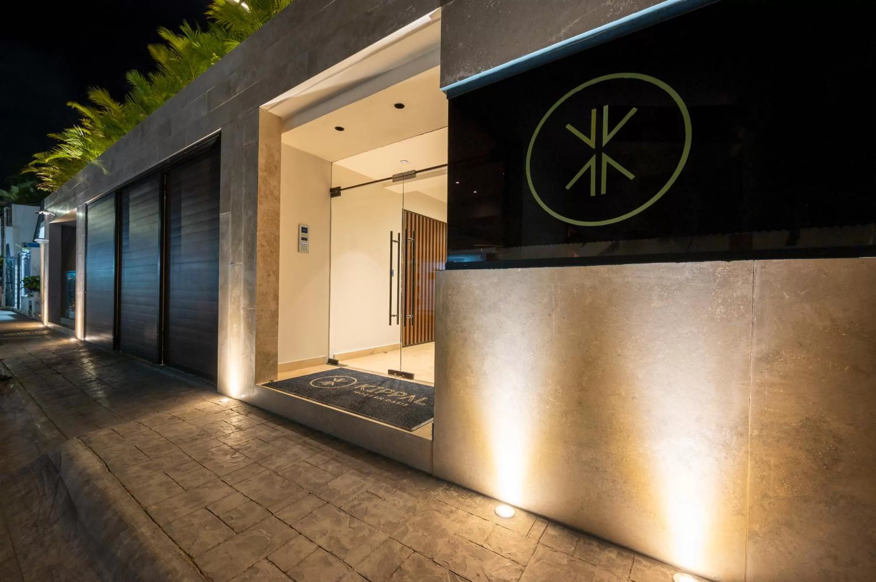 Property building in Kippal - Modern Oasis - ApartHotel