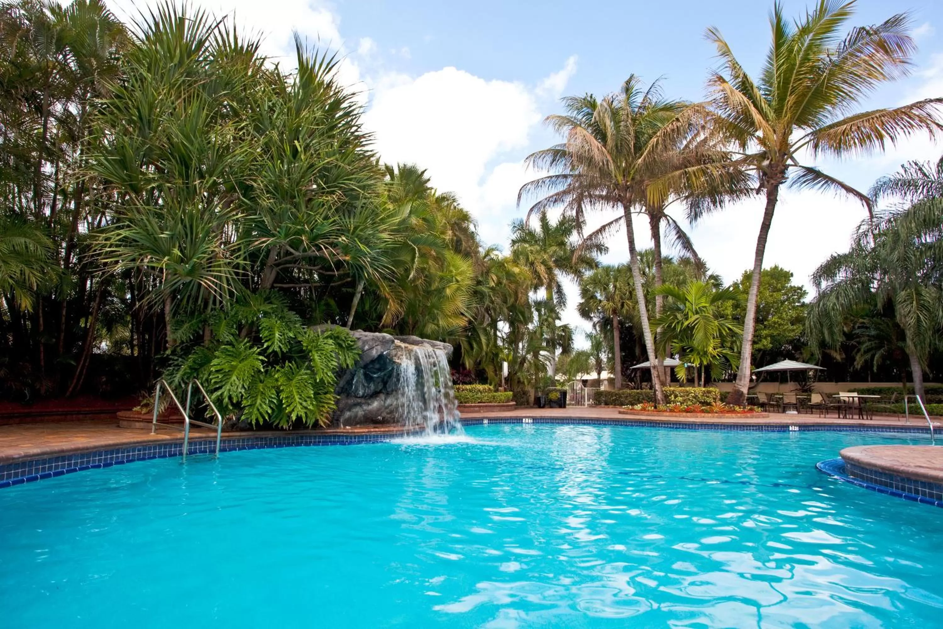 Swimming pool in Holiday Inn Fort Lauderdale Airport by IHG