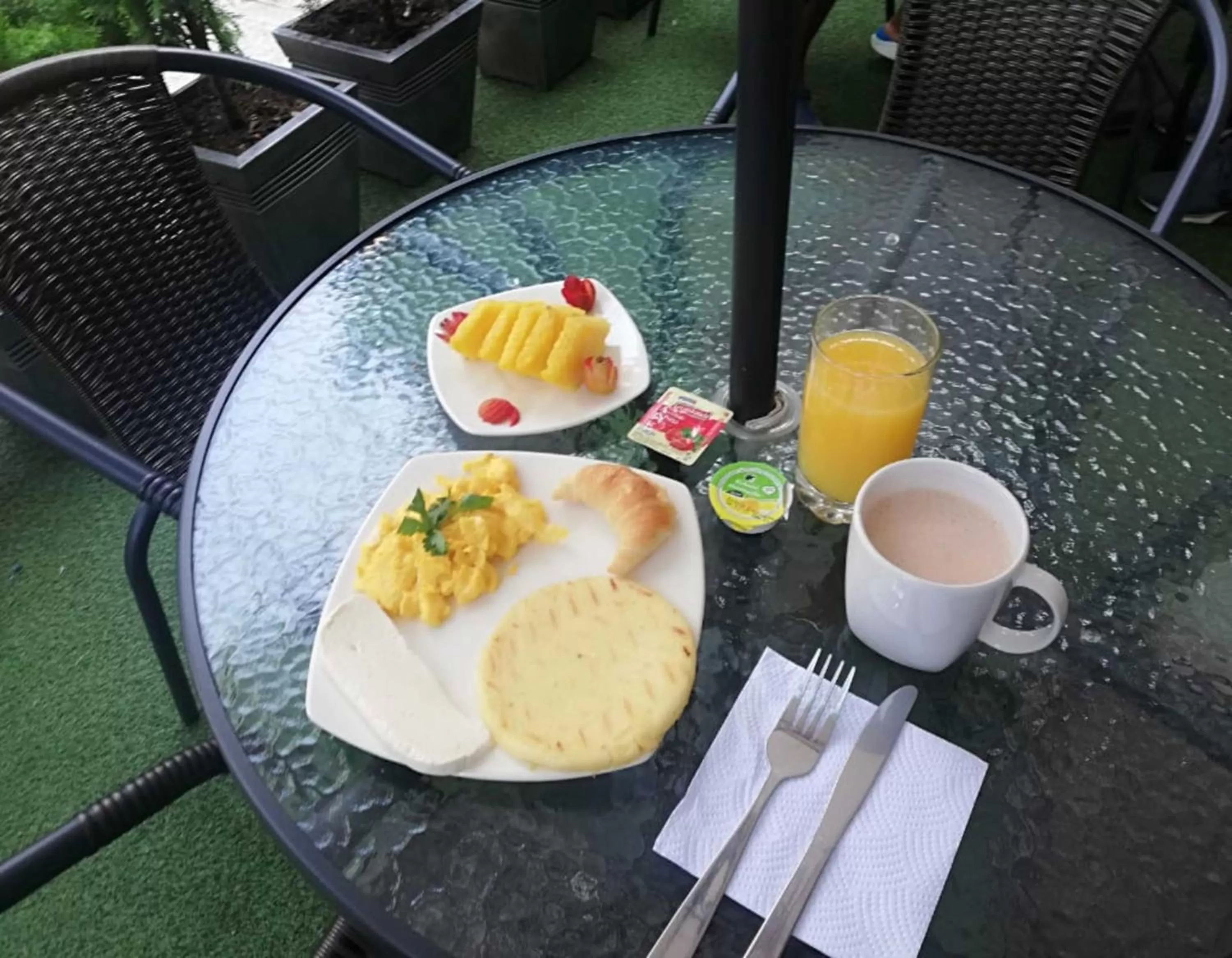 Food and drinks in Hotel Boutique Laureles Medellin (HBL)