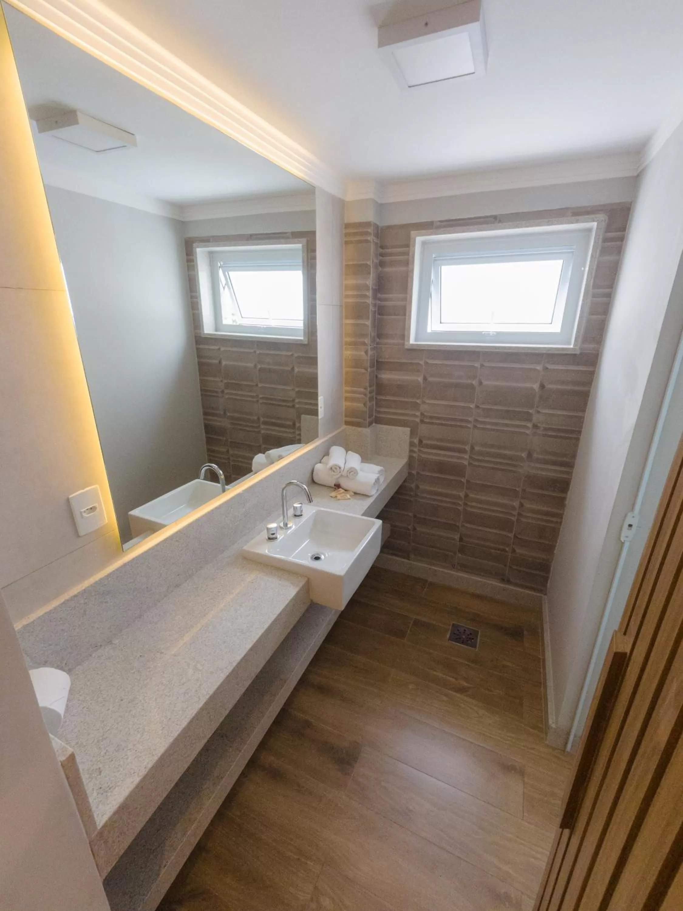 Bathroom in VOA Plazza Hotel