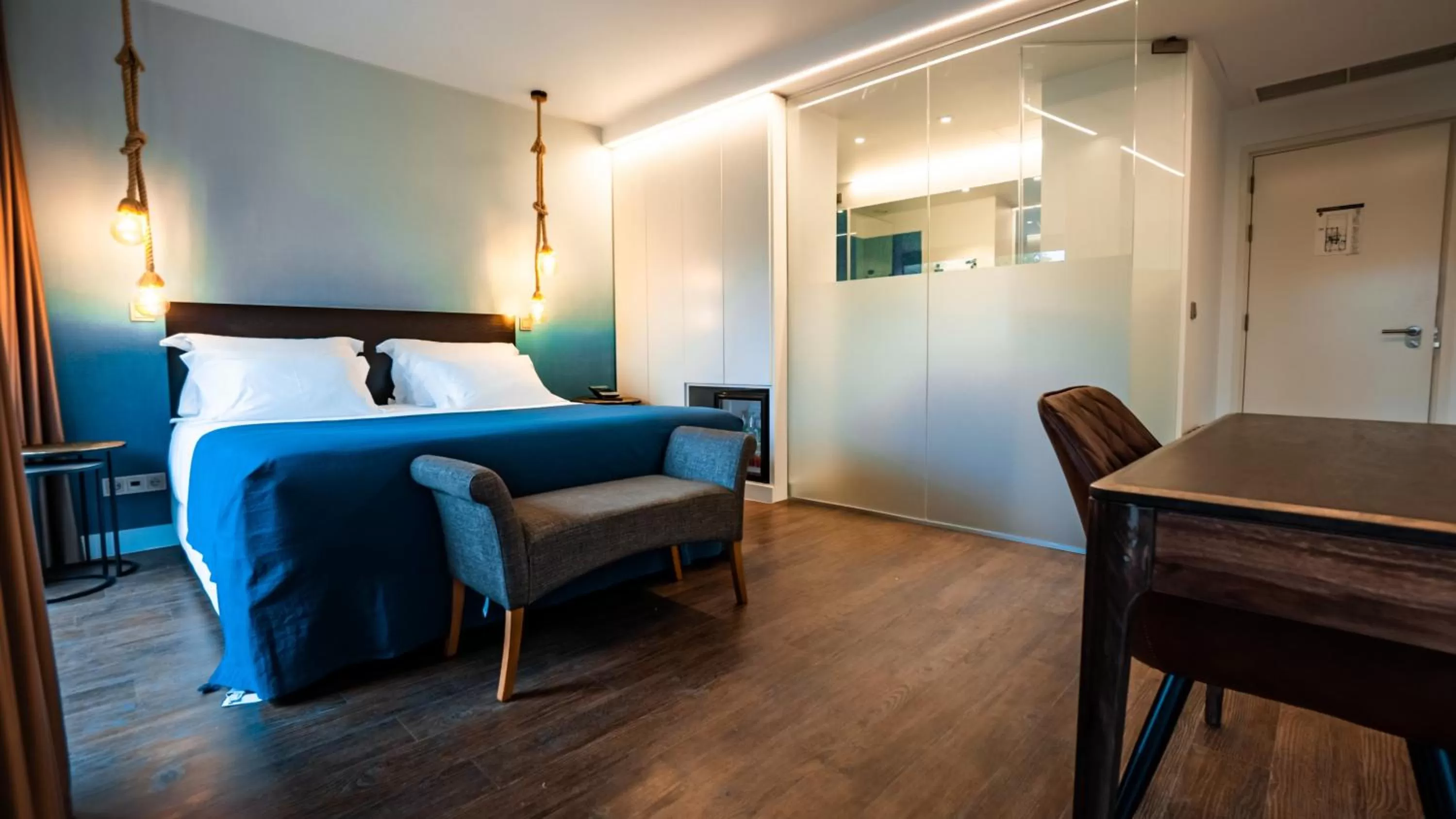 Photo of the whole room, Bed in Hills Hotel Lisboa