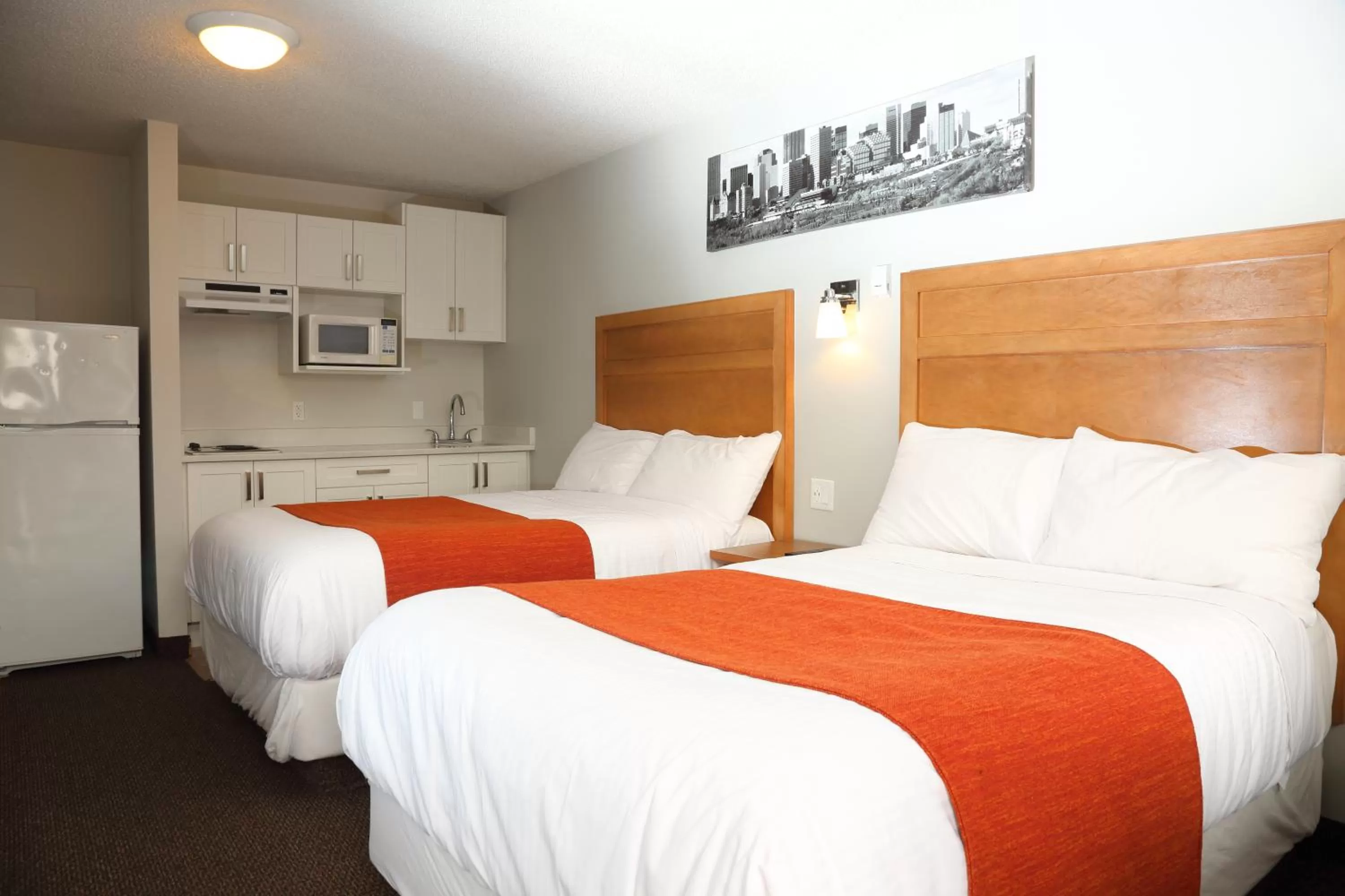 Bed in Chateau Motel