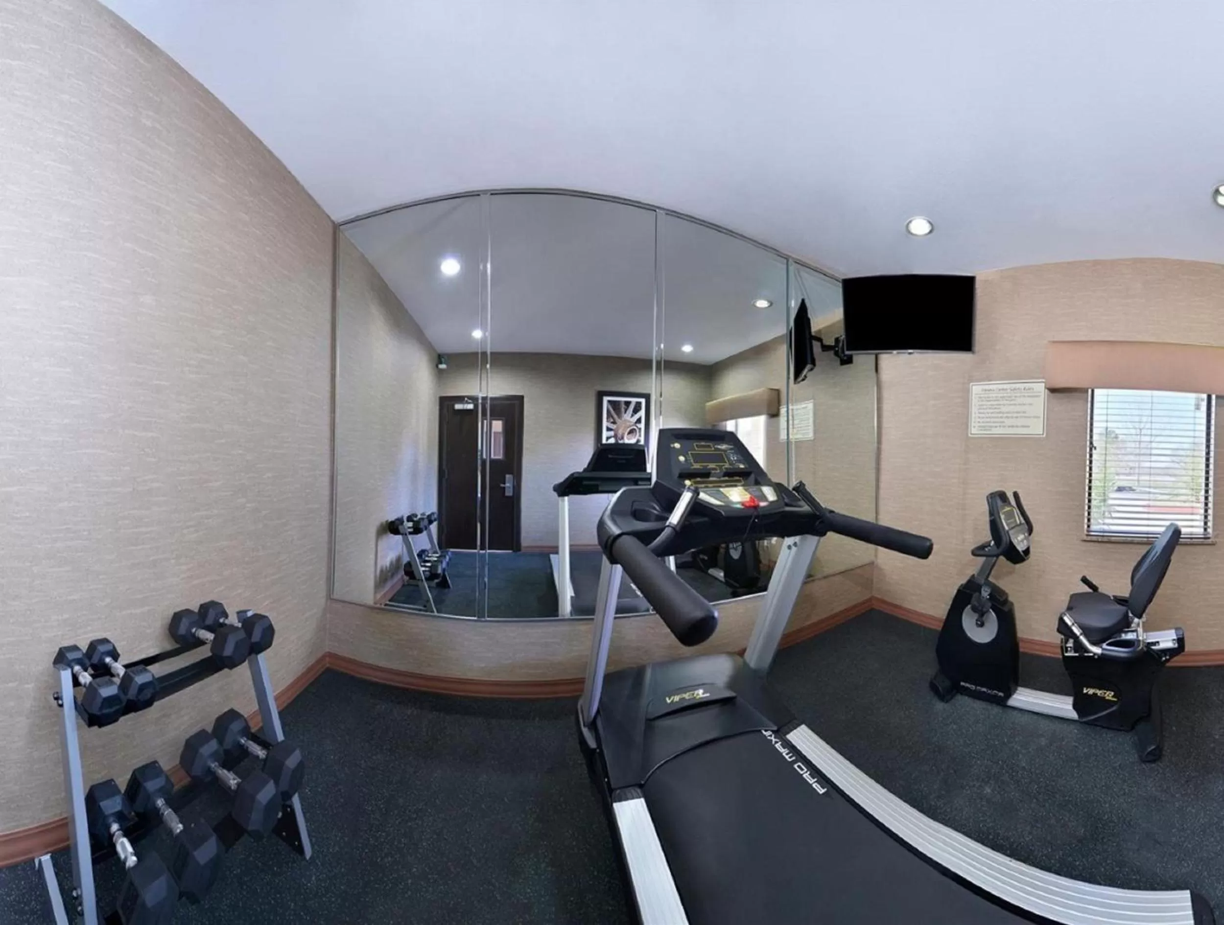 Fitness centre/facilities in Americas Best Value Inn Cuero