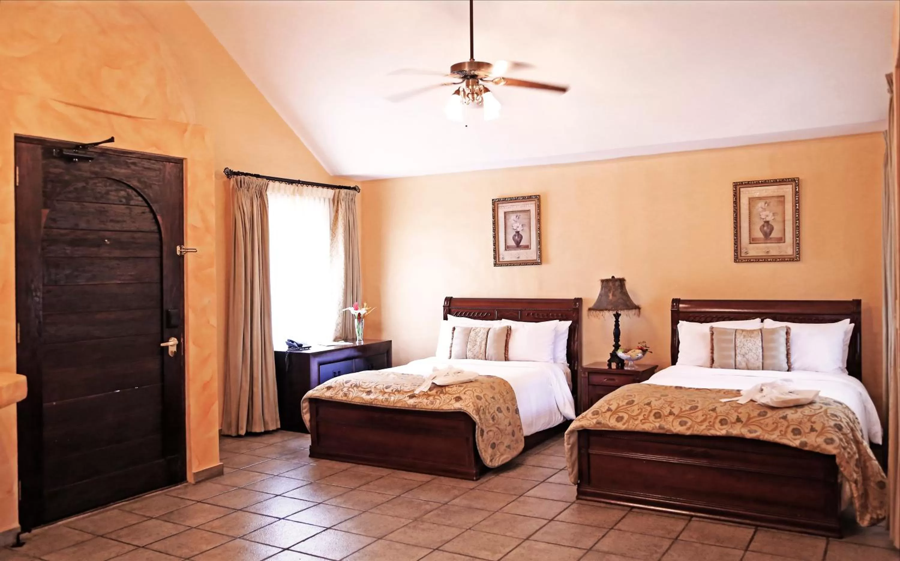 Photo of the whole room, Bed in Valle Escondido Resort