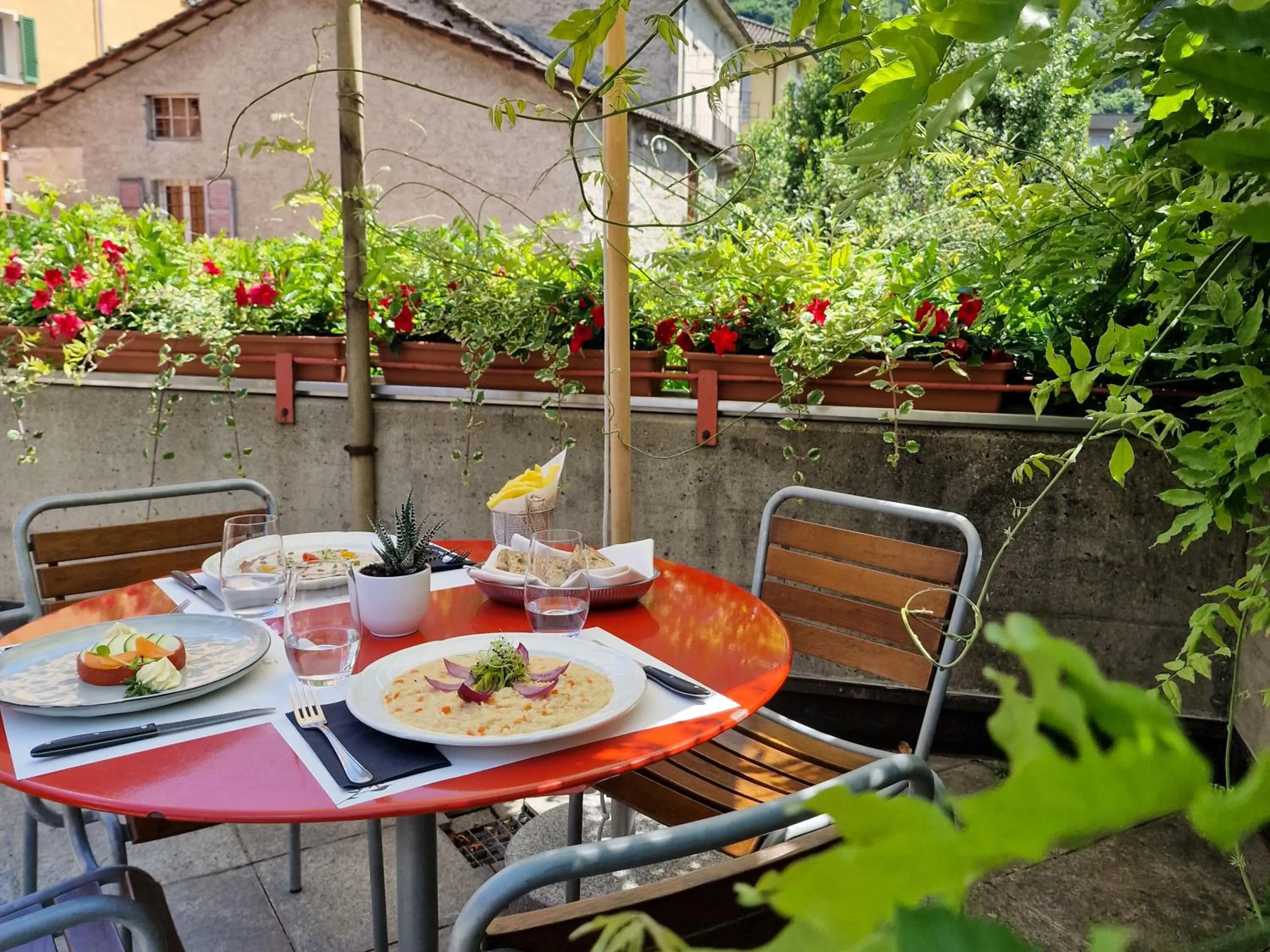 Restaurant/places to eat in Tailormade Hotel AL GIARDINETTO Biasca