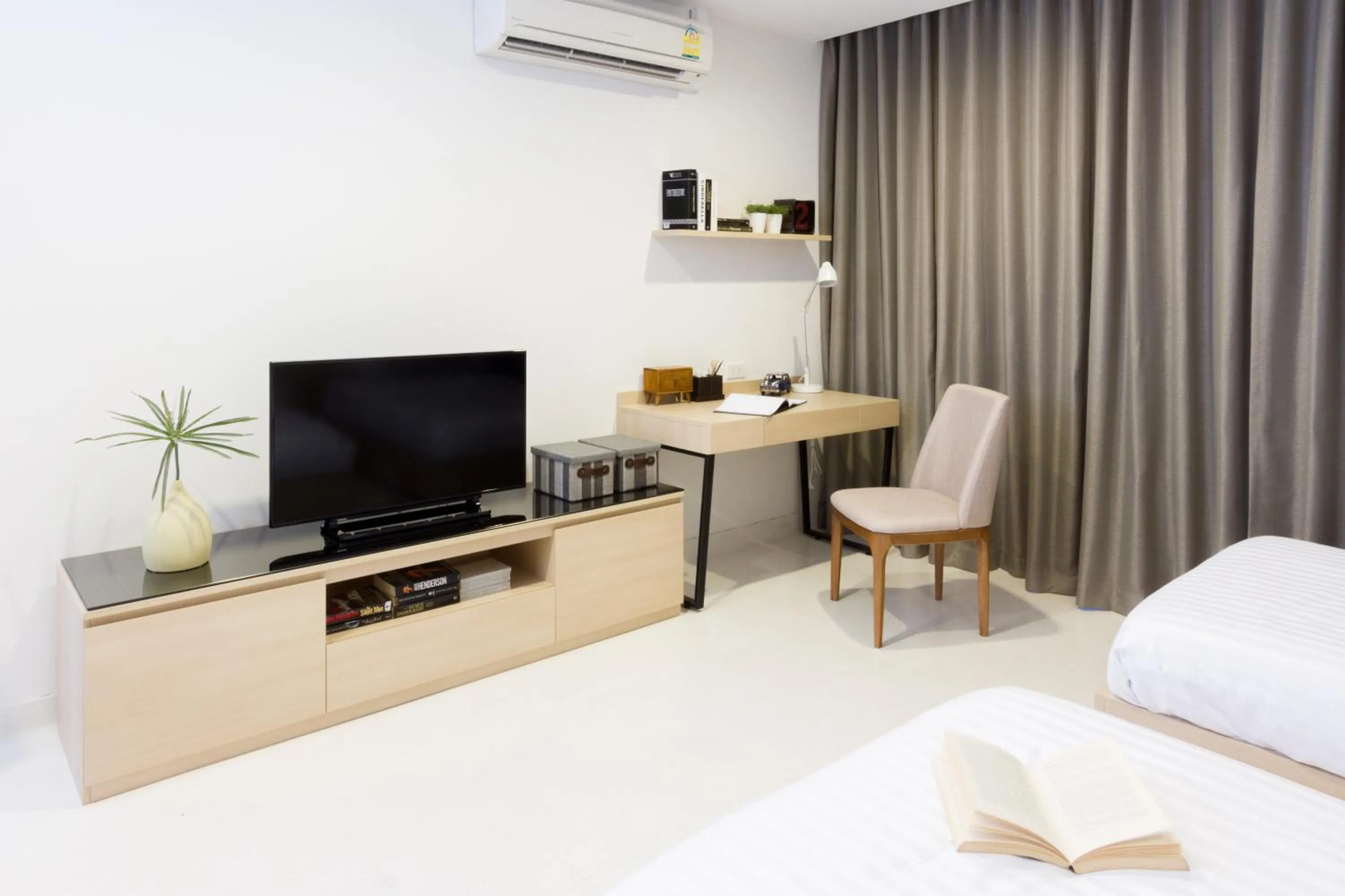 Decorative detail, Bed in The Silver Palm Wellness Resort