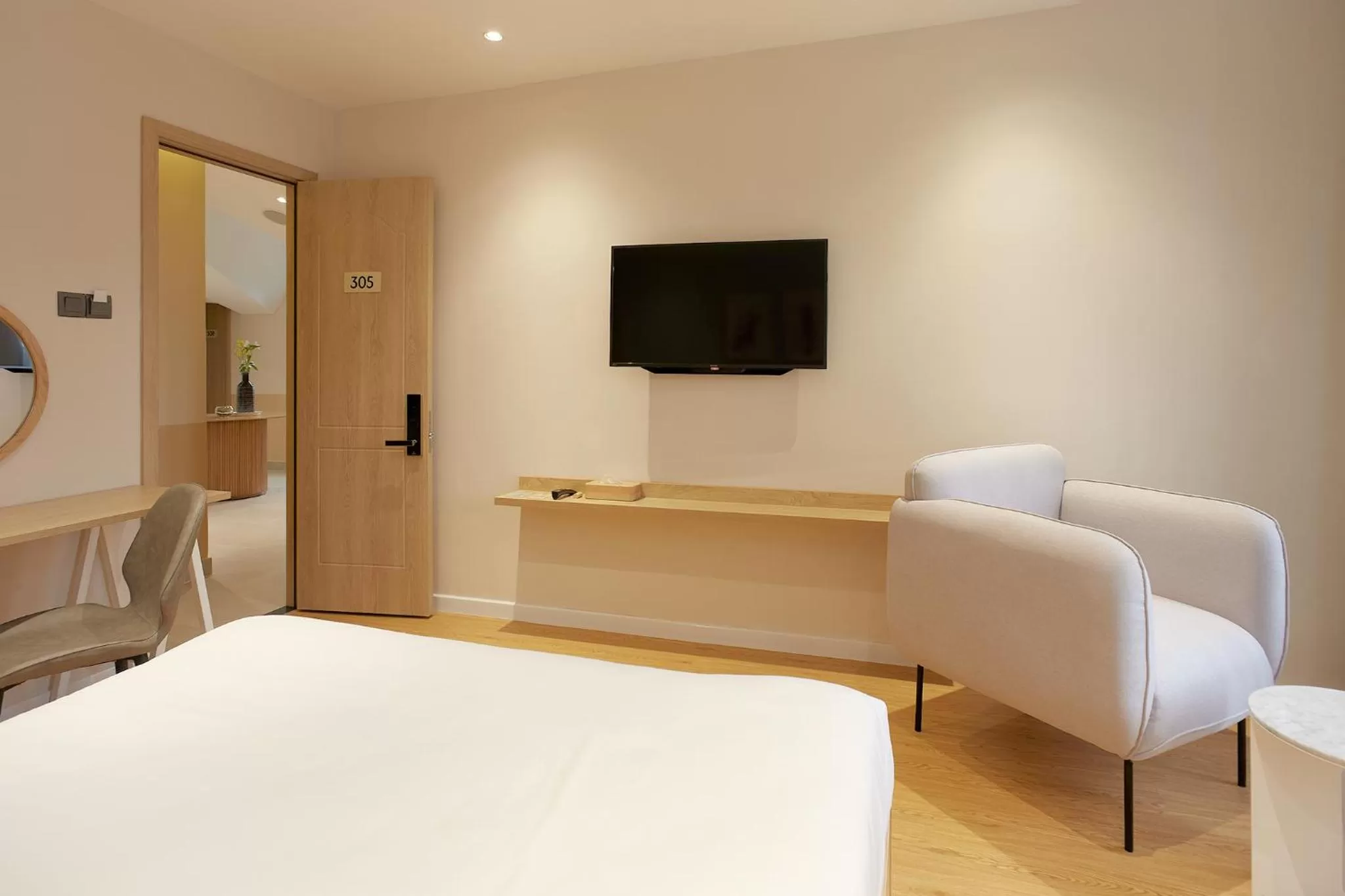 Photo of the whole room, Bed in Larimar Villas Cô Giang