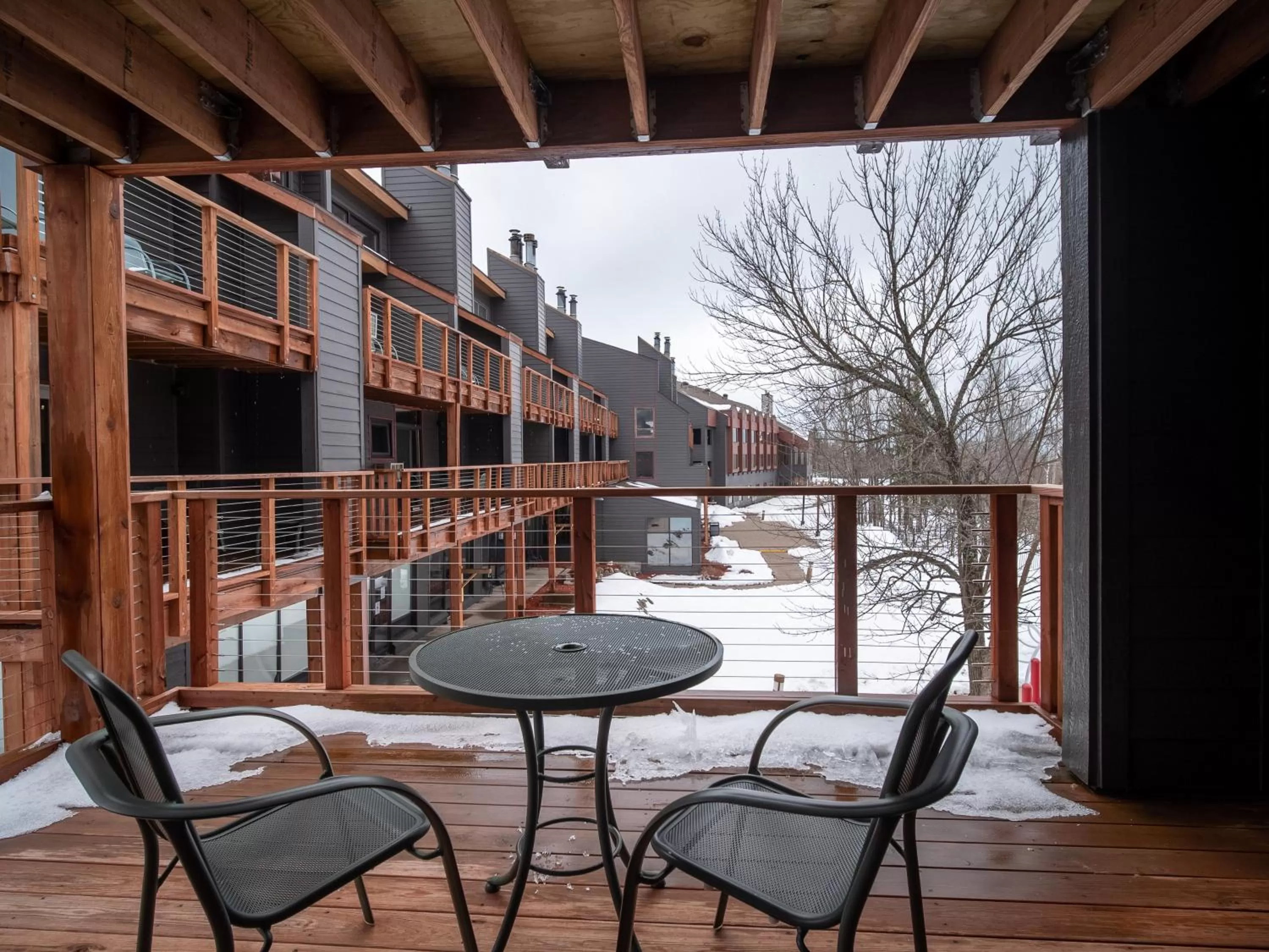 Patio, Balcony/Terrace in Caribou Highlands Lodge