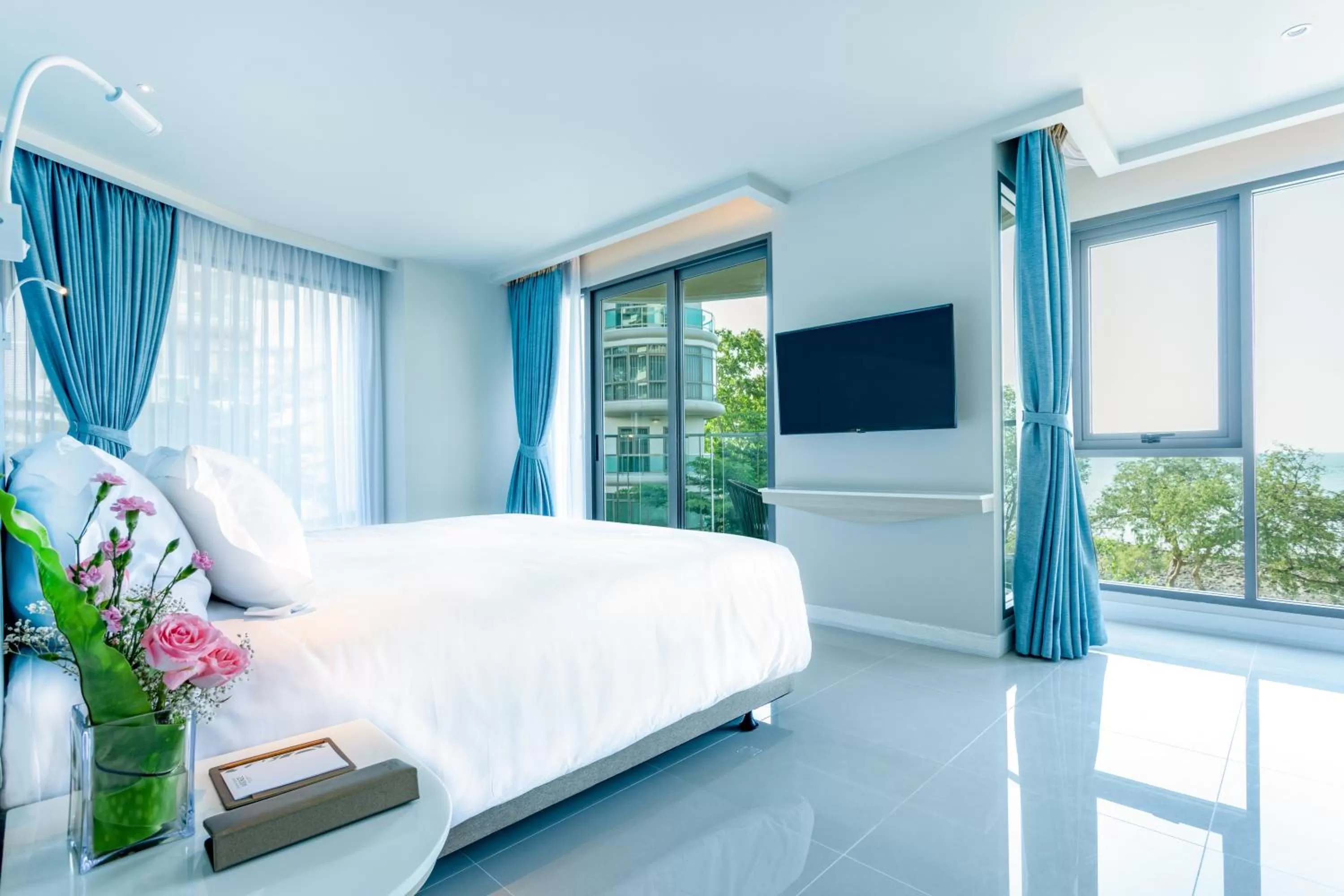 Bedroom, Bed in Centara Sonrisa Residences & Suites Sriracha