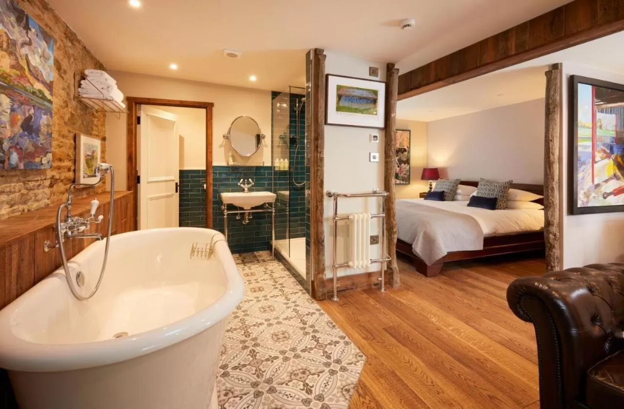 Bed in The Crown Inn, Church Enstone