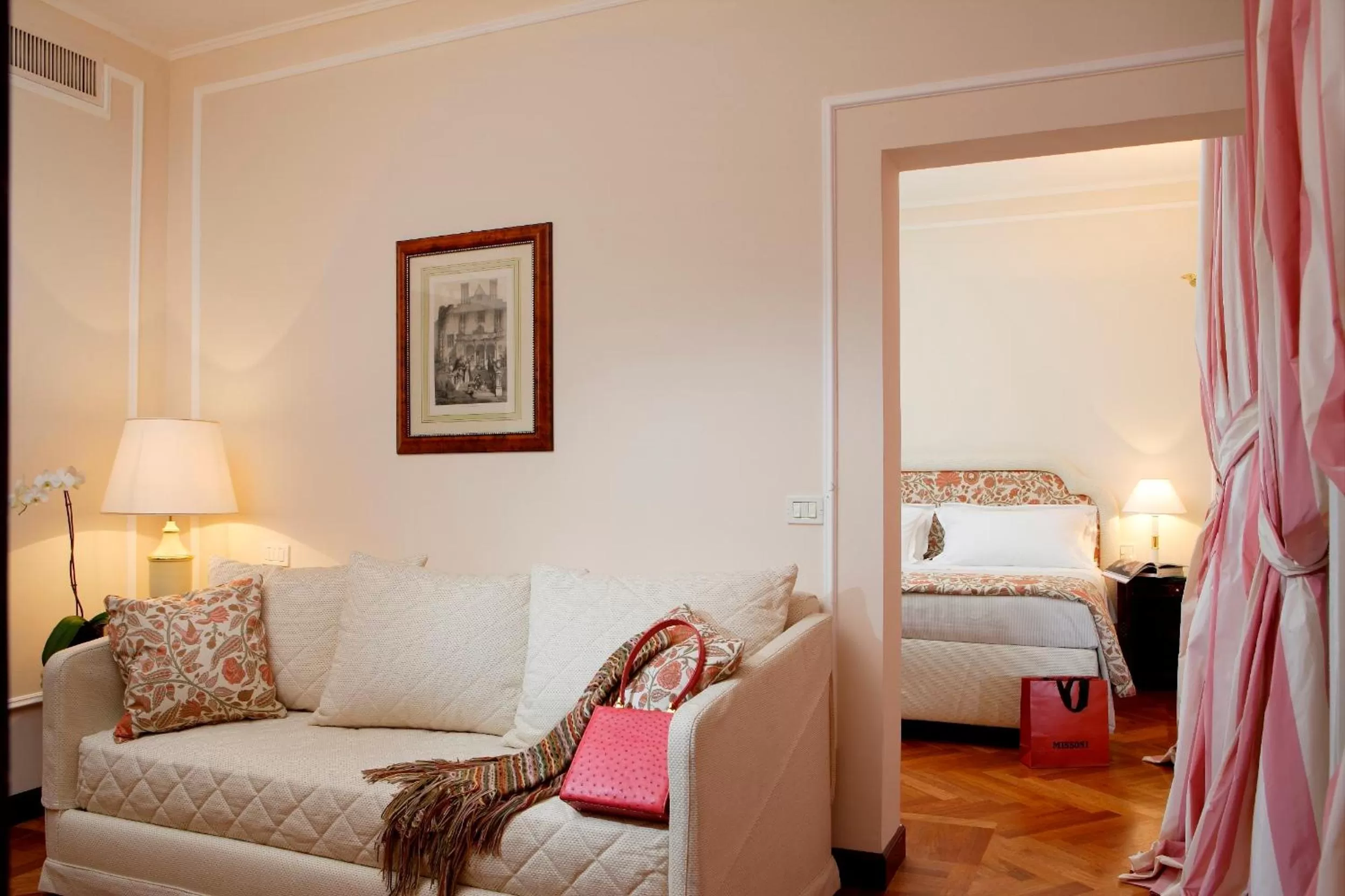 Bed in Hotel De La Ville