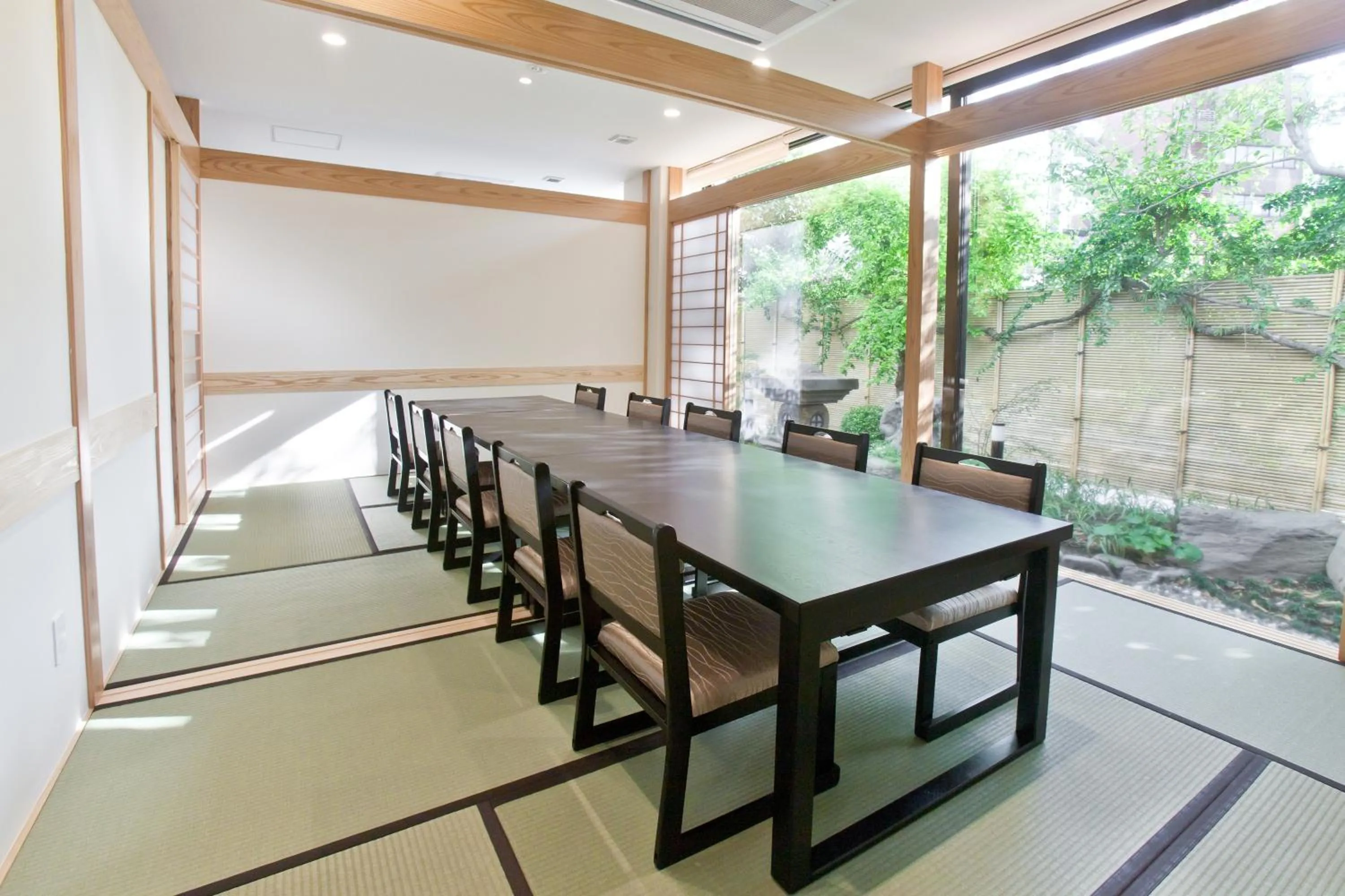 Banquet/Function facilities in Onsen Hotel Nakahara Bessou Nonsmoking, Earthquake retrofit