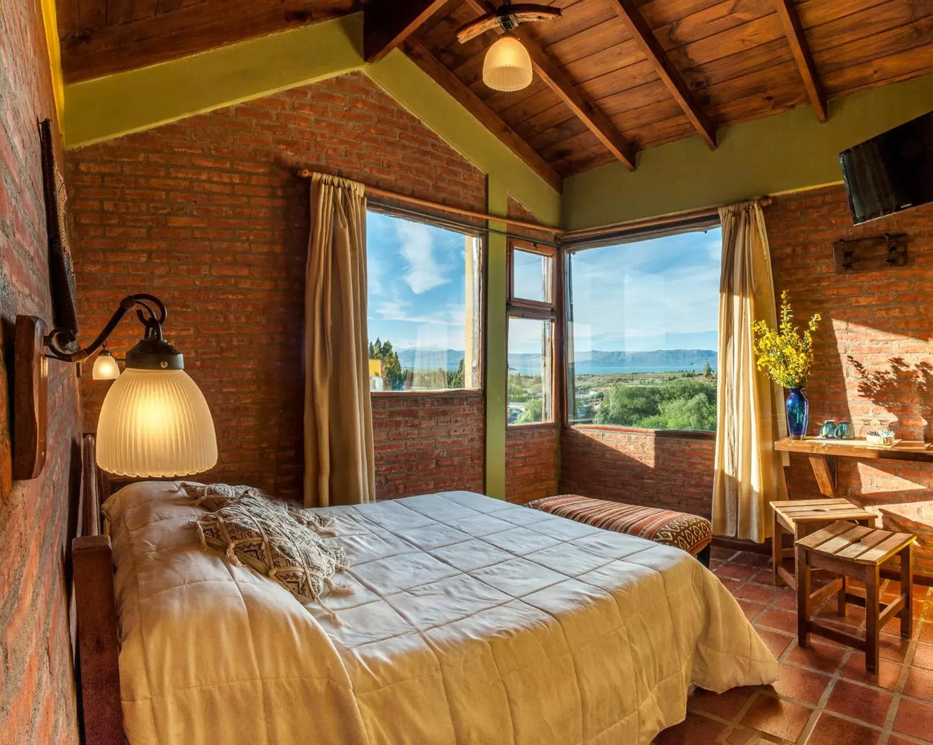 Double Room with Mountain View in Posada Larsen Double Room with Mountain View in Posada Larsen