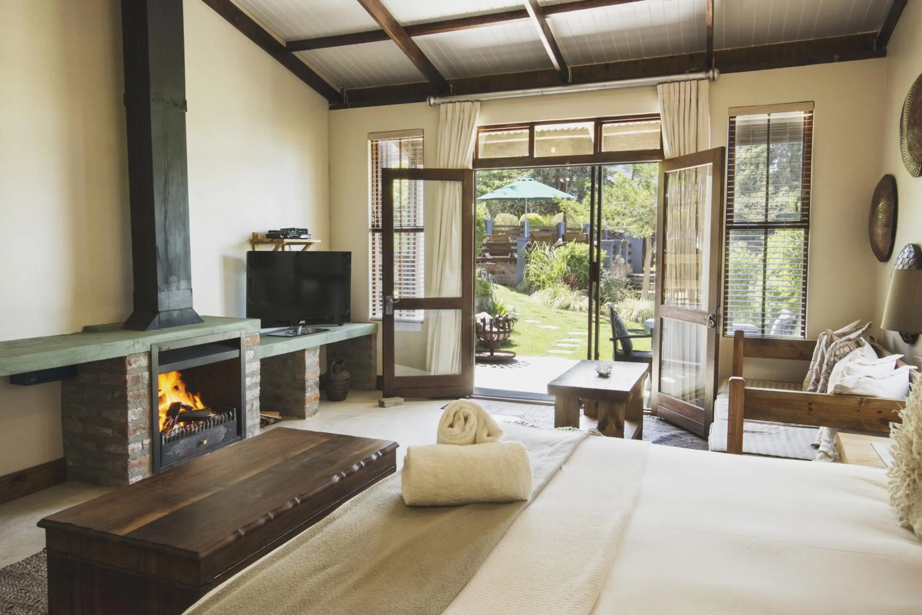 Garden view, Bed in A Hilltop Country Retreat