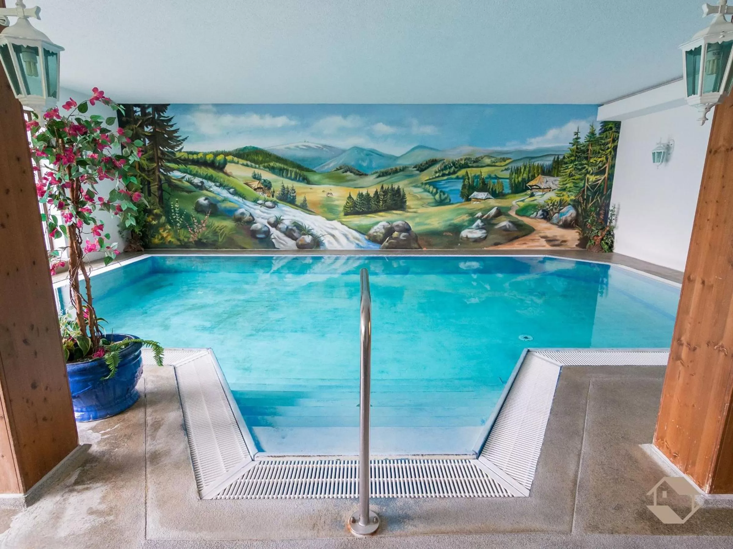 Swimming Pool in Hotel Landhaus Sonnenhof