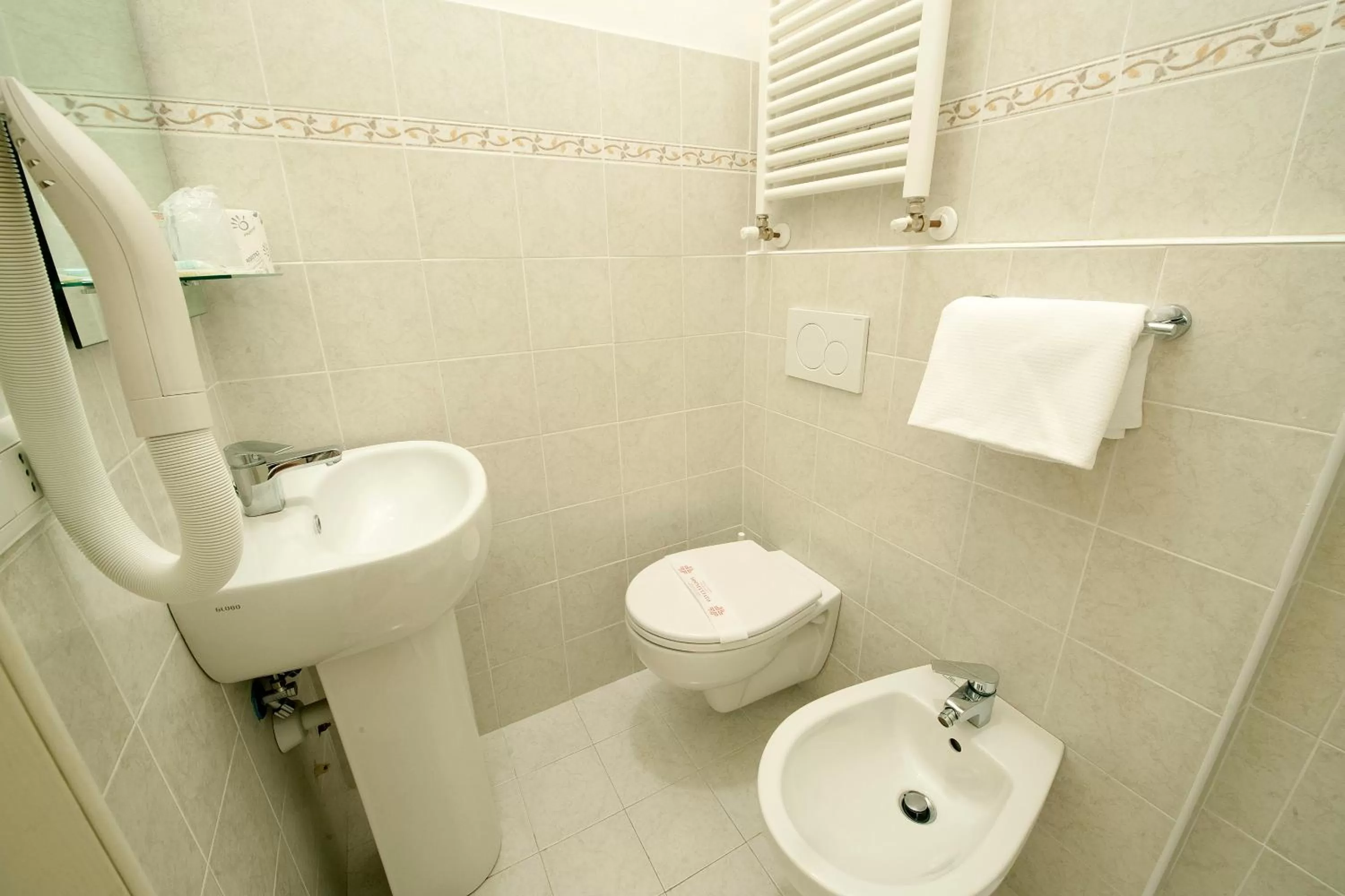 Bathroom in Hotel Gardenia