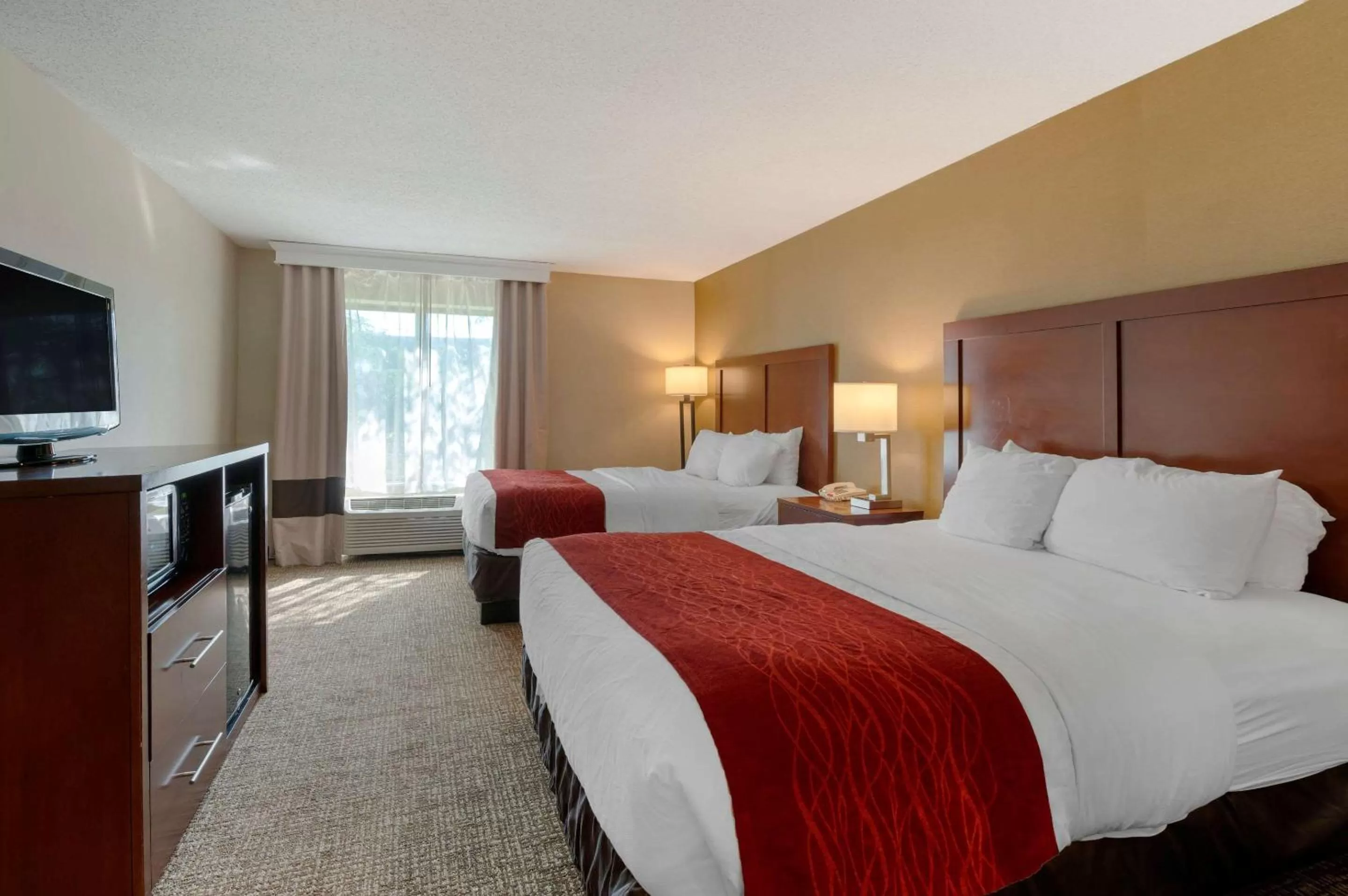 Photo of the whole room, Bed in Comfort Inn Pickerington - Columbus East