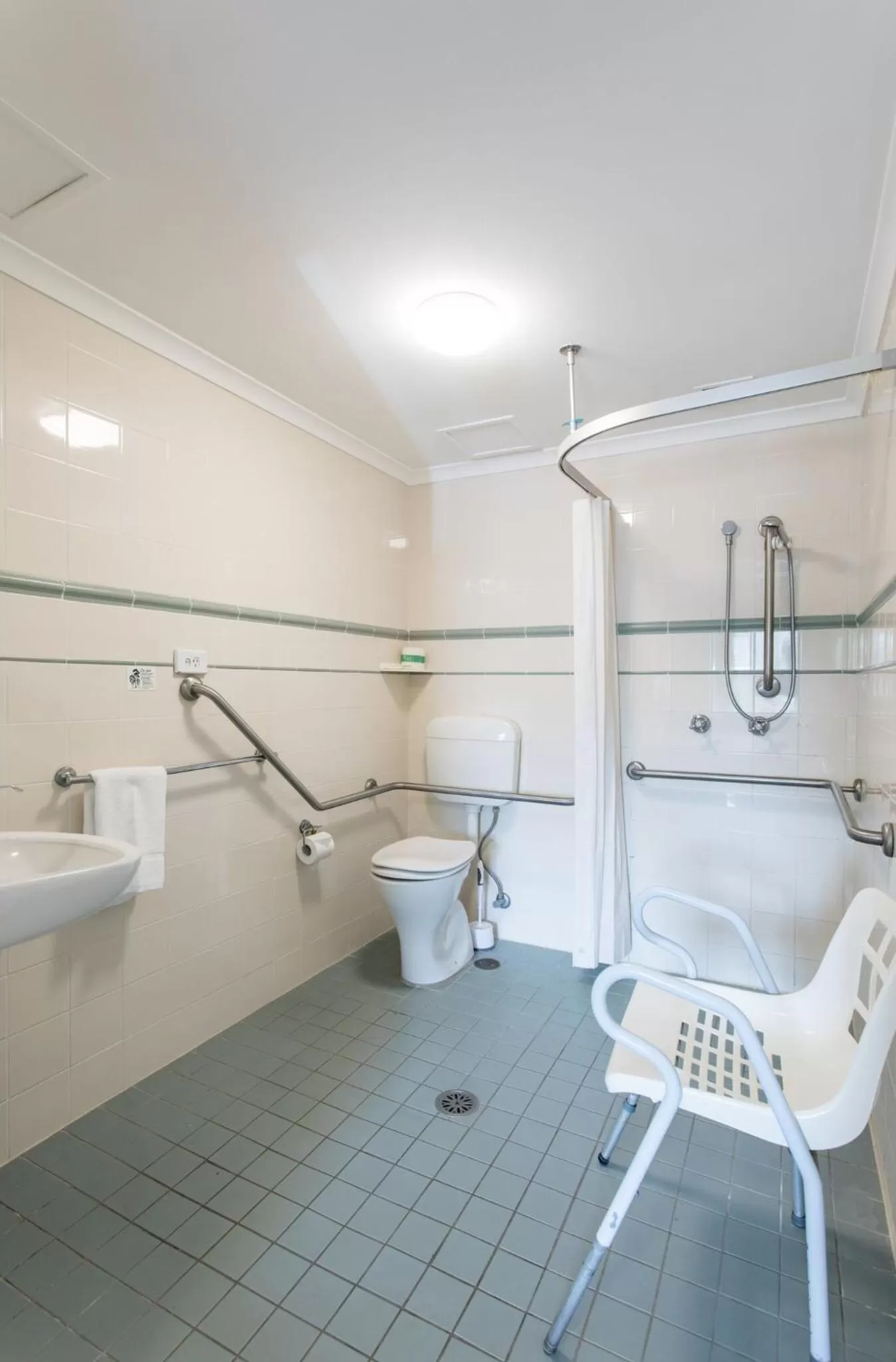 Bathroom in Arena Hotel (formerly Sleep Express Motel)