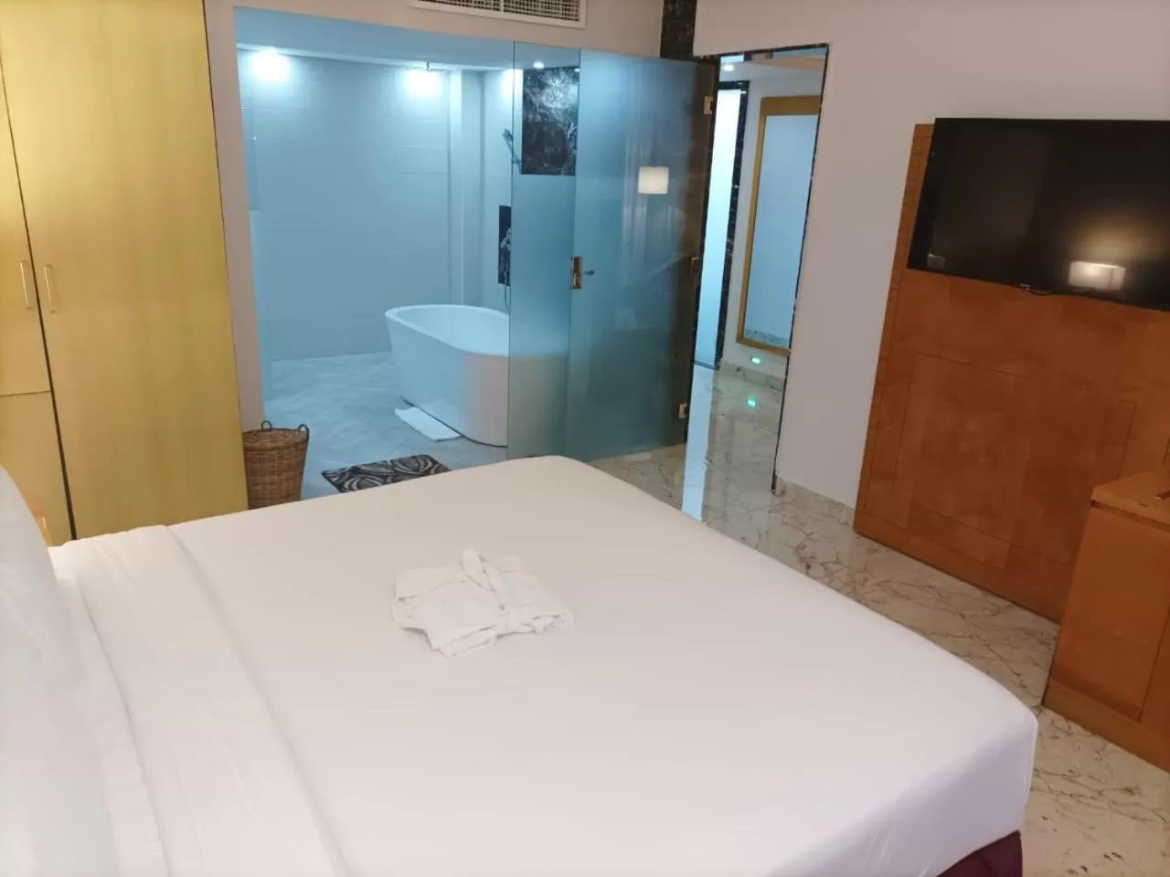 Photo of the whole room, Bed in Holiday Inn Dar Es Salaam by IHG