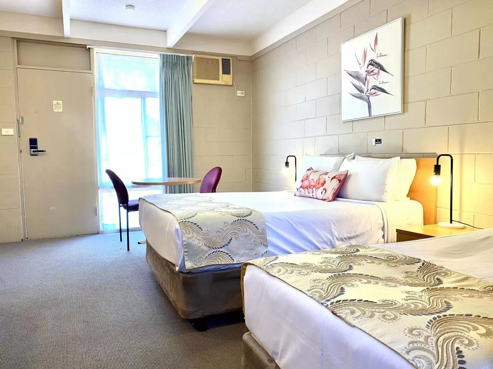 Bed in Apollo Motel Parkes