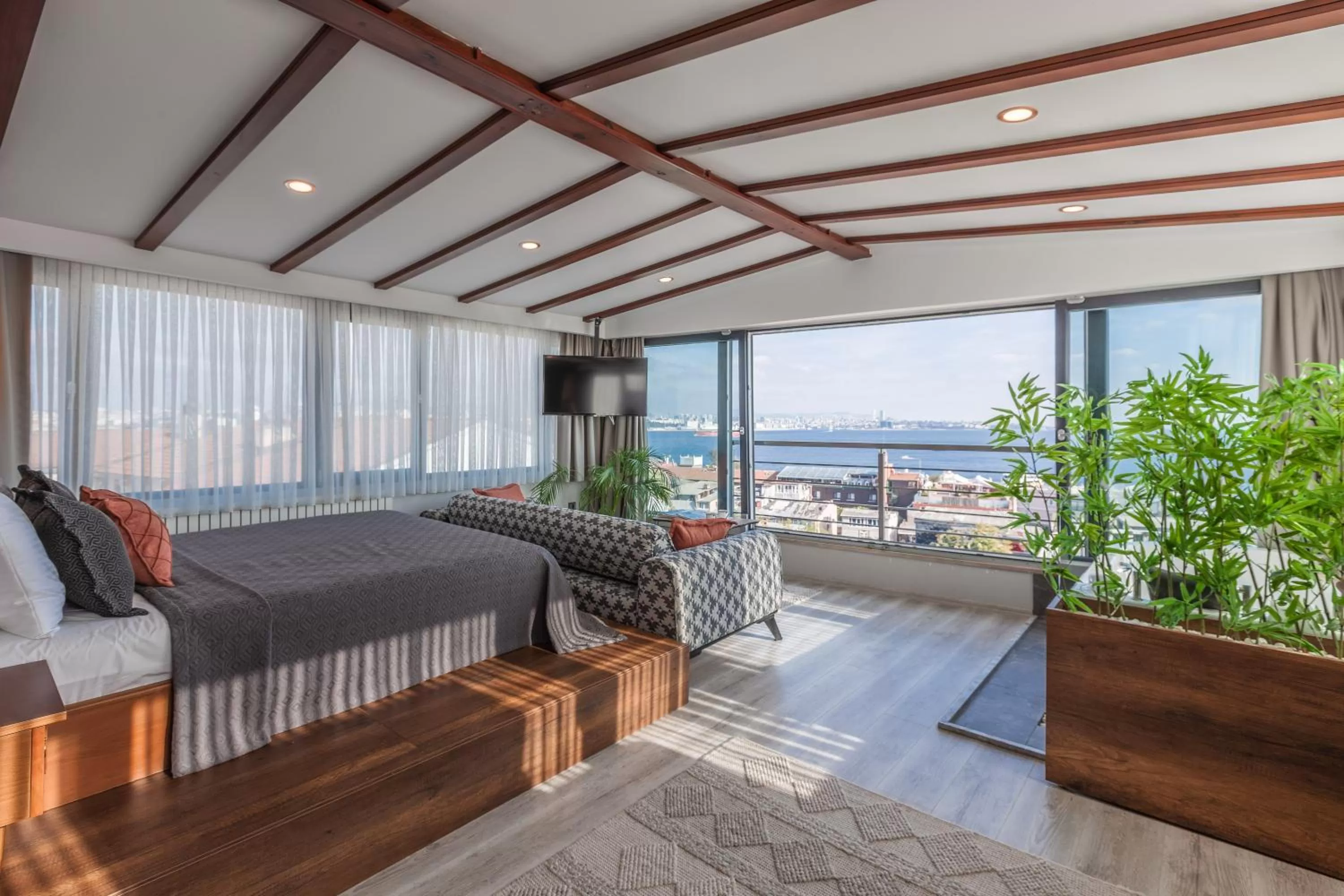 Photo of the whole room in Romantic Hotel Istanbul