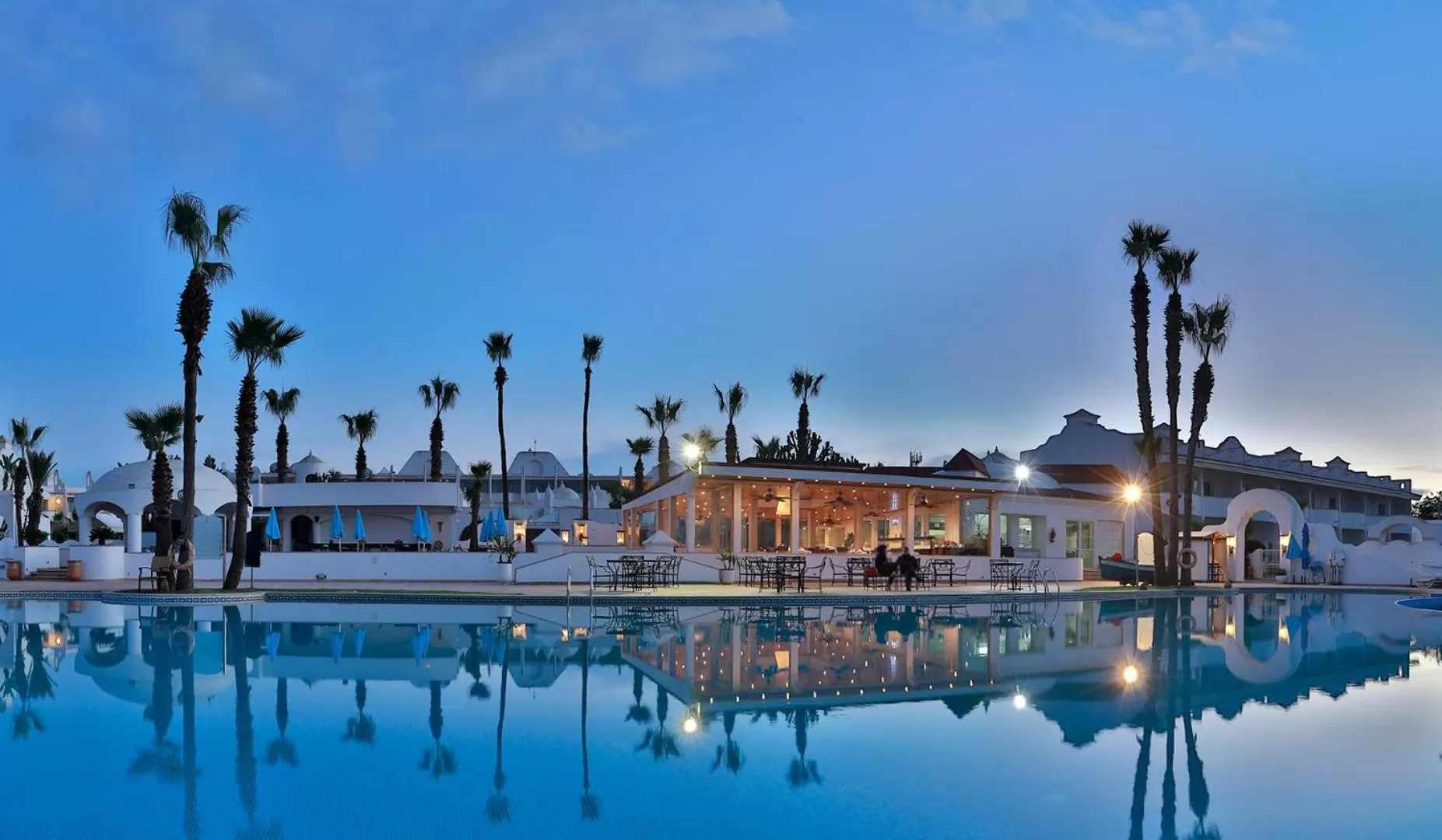 Restaurant/places to eat in L' Amphitrite Palace Beach Resort & Spa