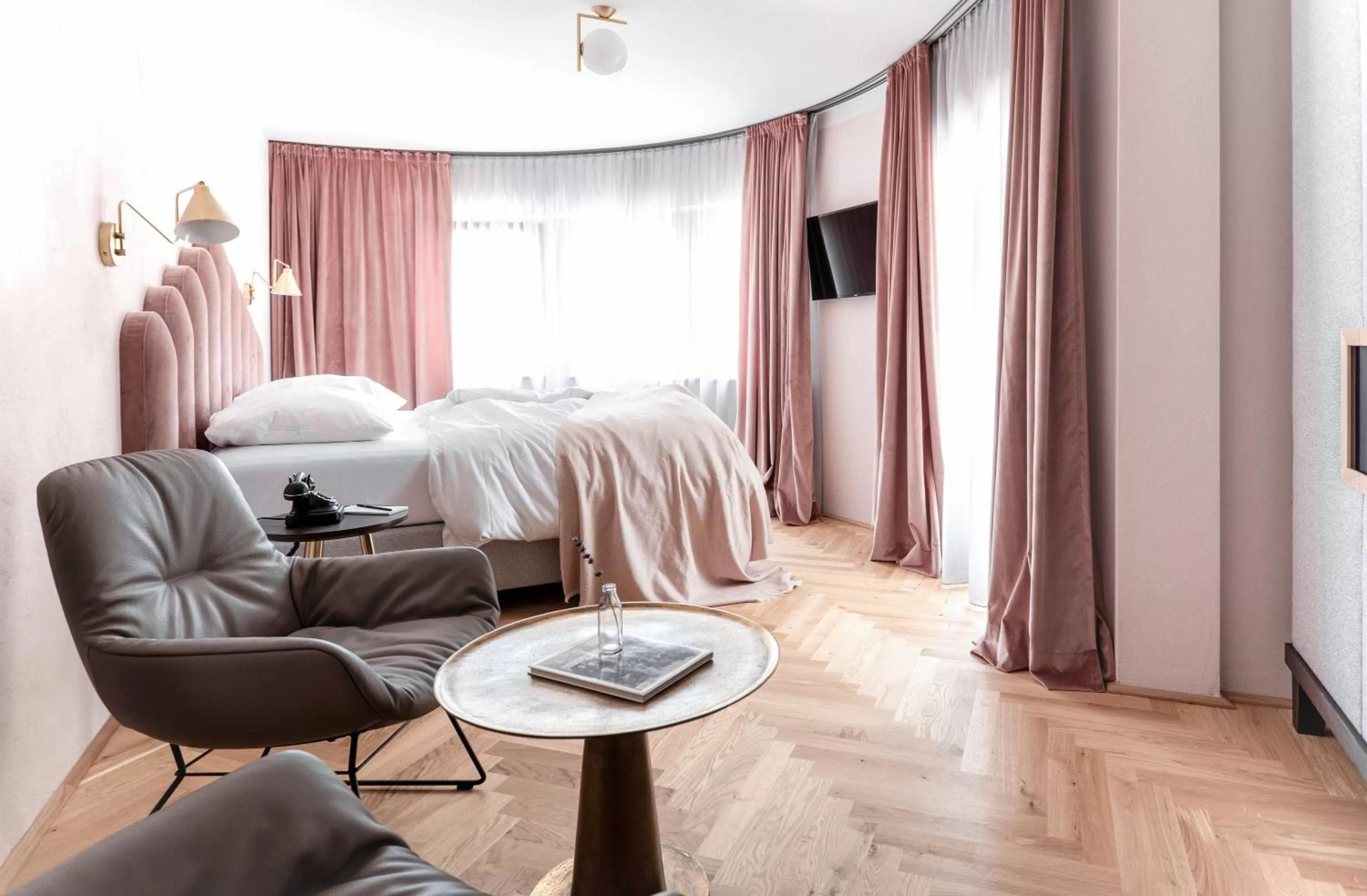 Bed in Alpine Hideaway ZILLERTALERHOF - 4 Sterne Superior