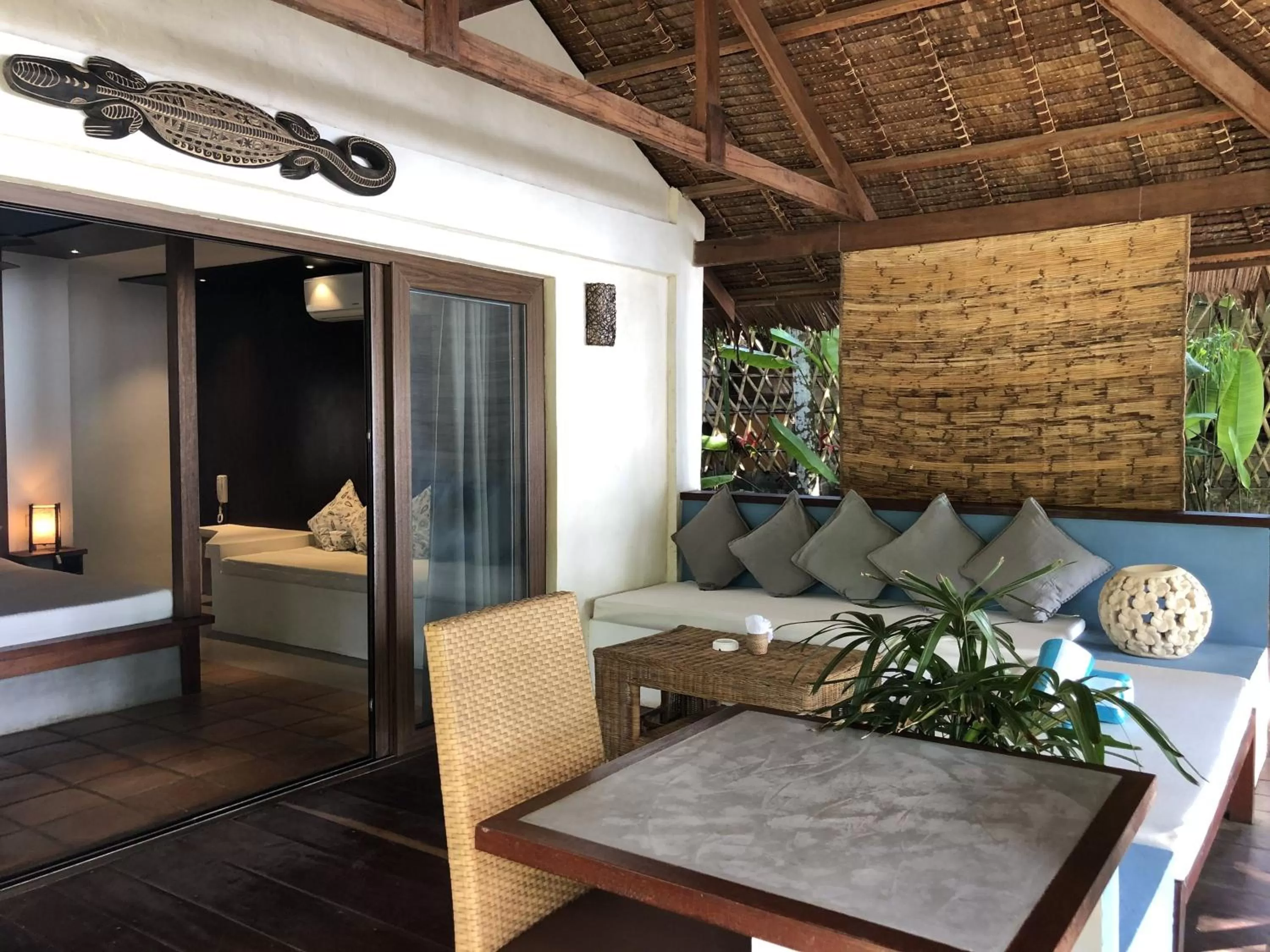 Seating area in Mahogany Resort & Spa