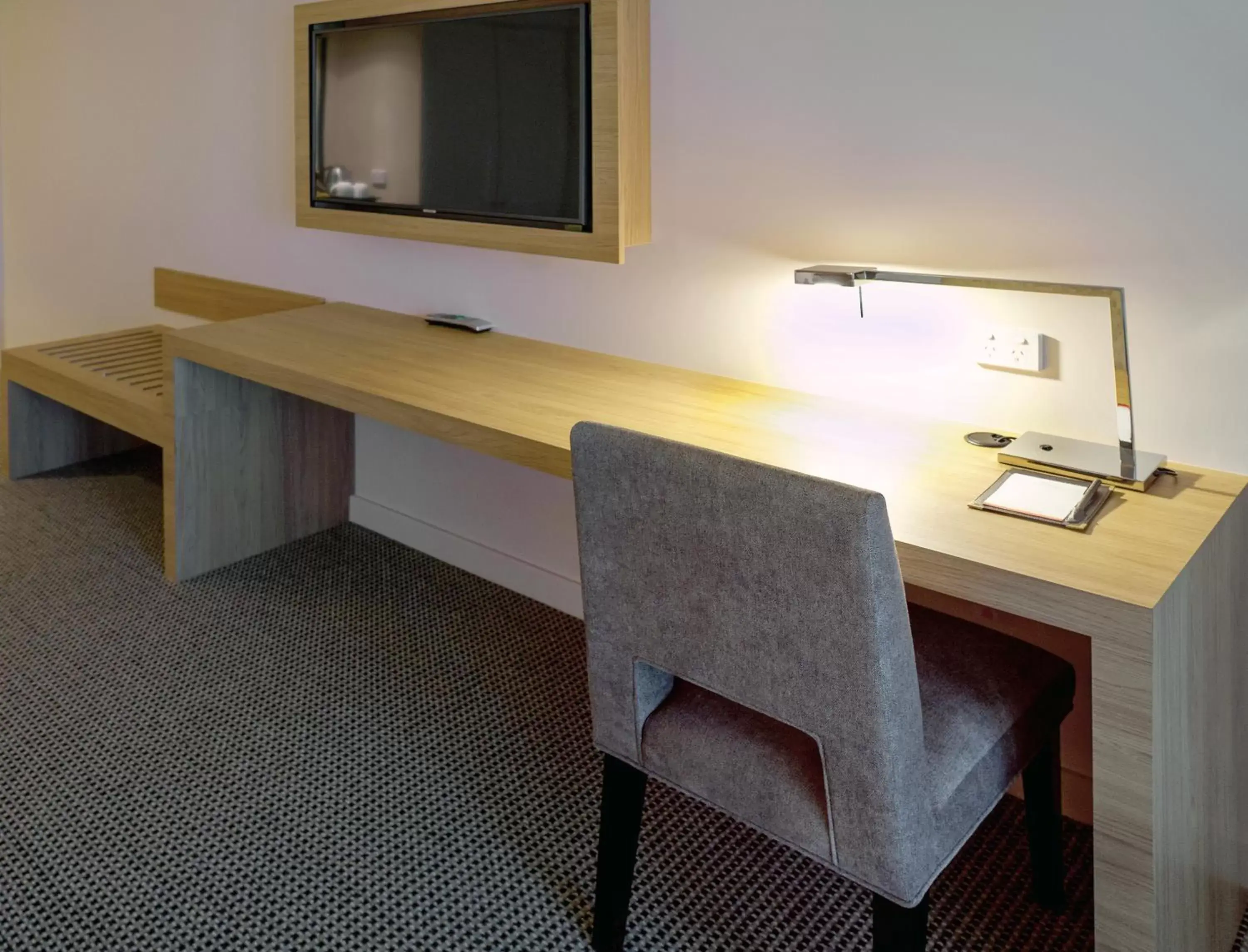 Deluxe Twin Room with Airport View in Stamford Plaza Sydney Airport Hotel & Conference Centre Deluxe Twin Room with Airport View in Stamford Plaza Sydney Airport Hotel & Conference Centre