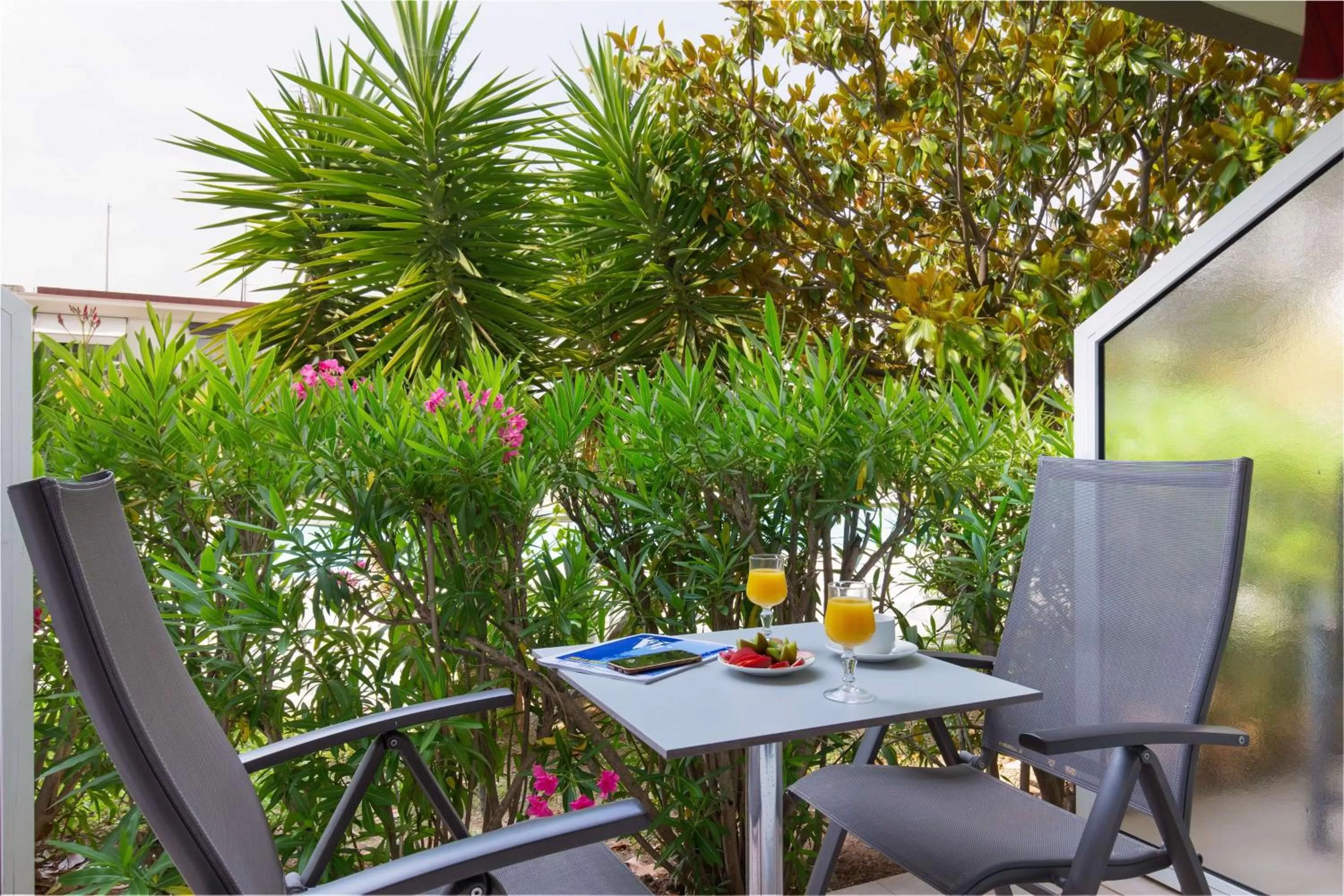 Patio in Best Western Plus La Marina