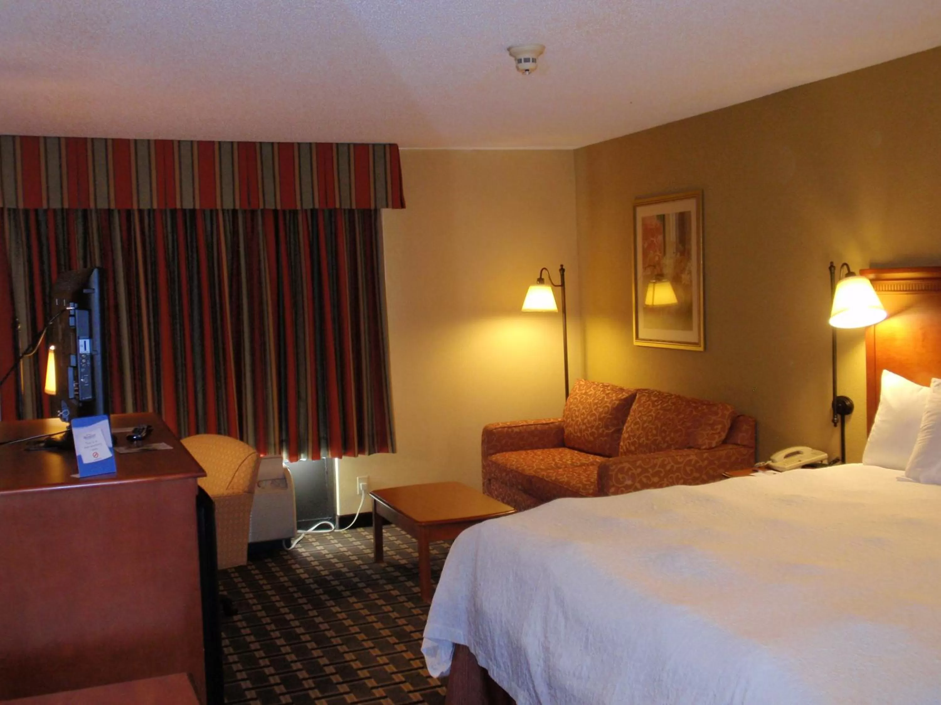 Photo of the whole room, Bed in Baymont by Wyndham Lewisville